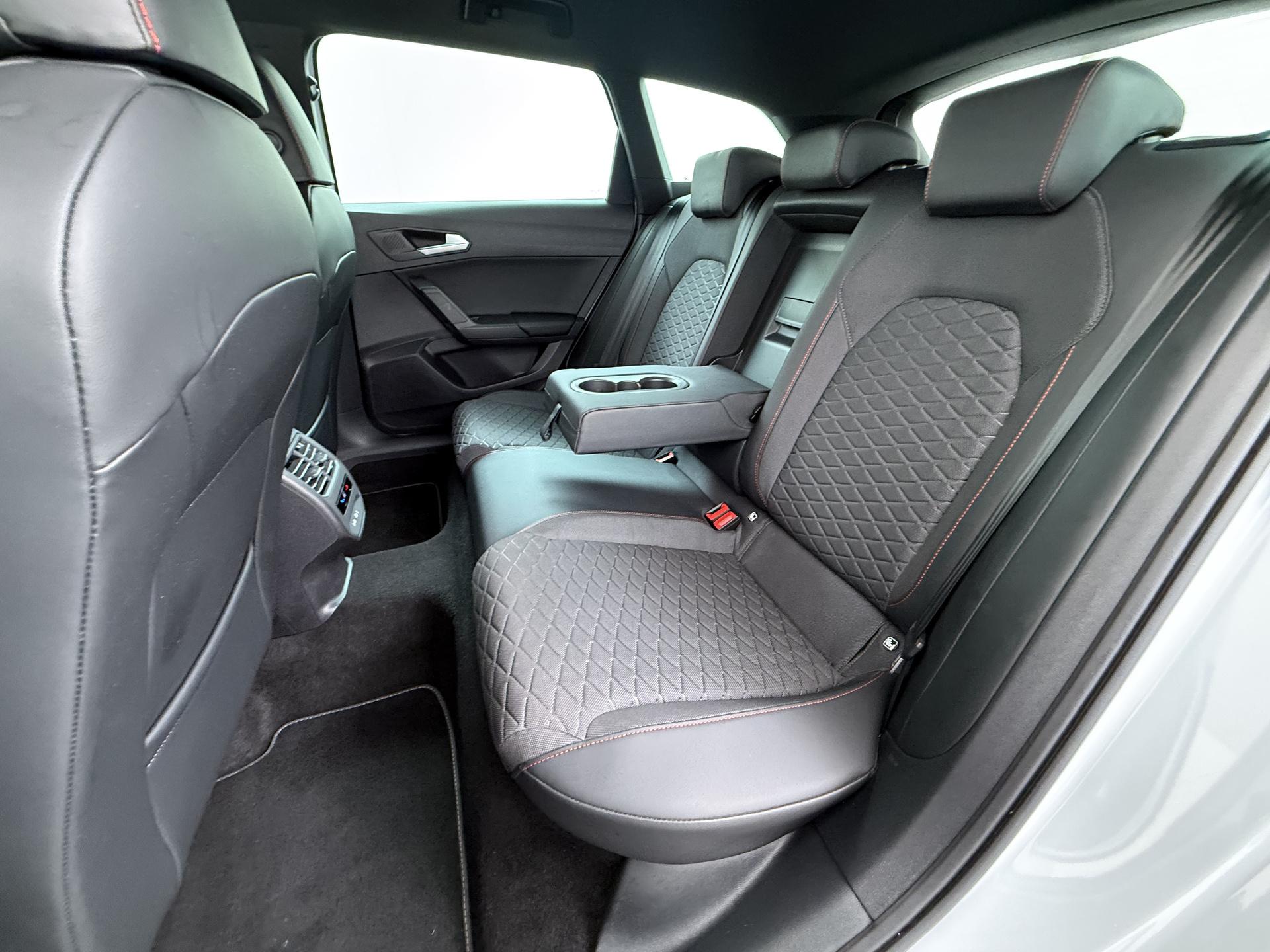 SEAT Leon Sportstourer 1.5 TSI e-Hybrid FR PHEV First Edition 18