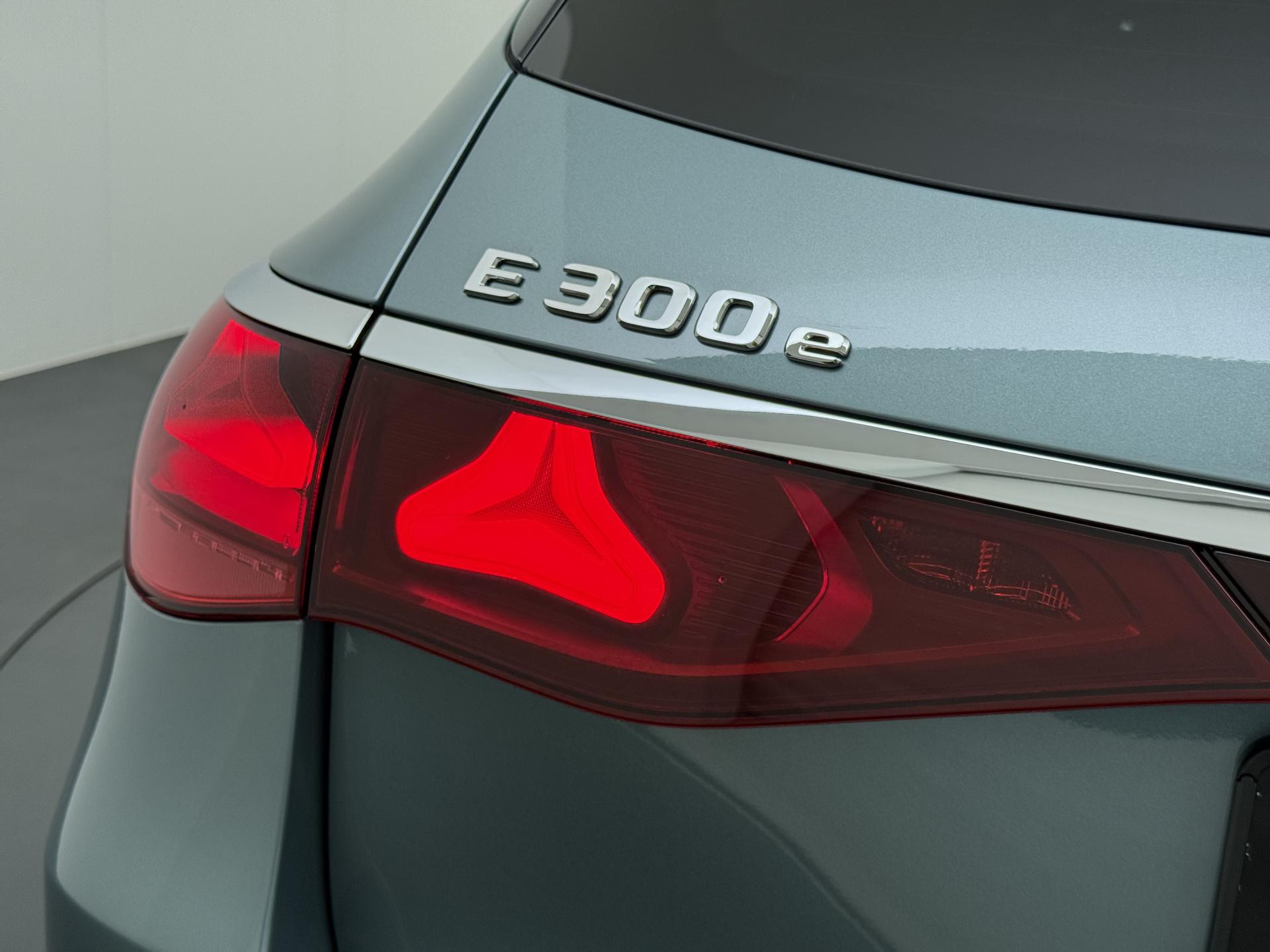 Mercedes-Benz E-Klasse Estate 300 e Sport Edition 11