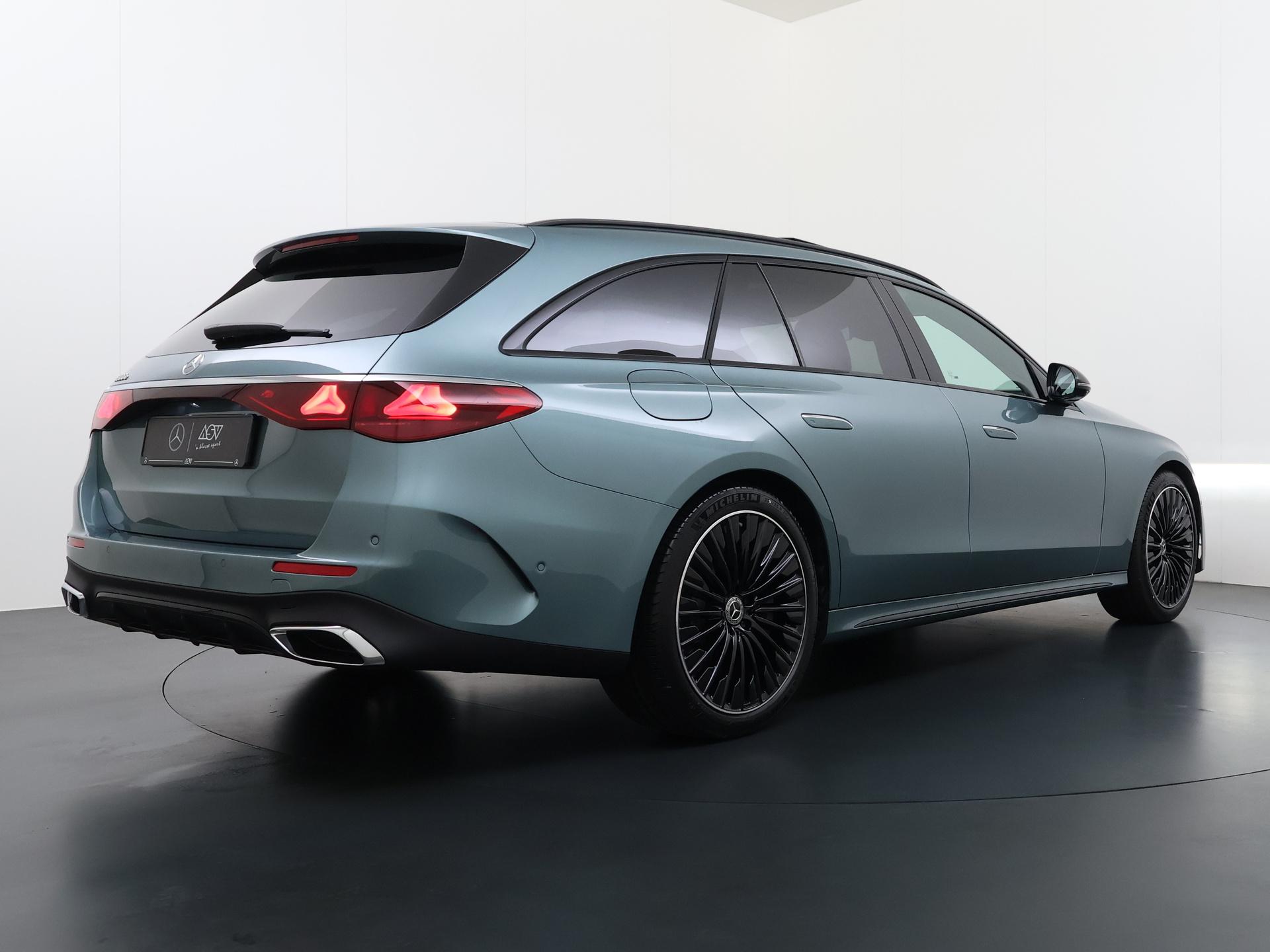 Mercedes-Benz E-Klasse Estate 300 e Sport Edition 4