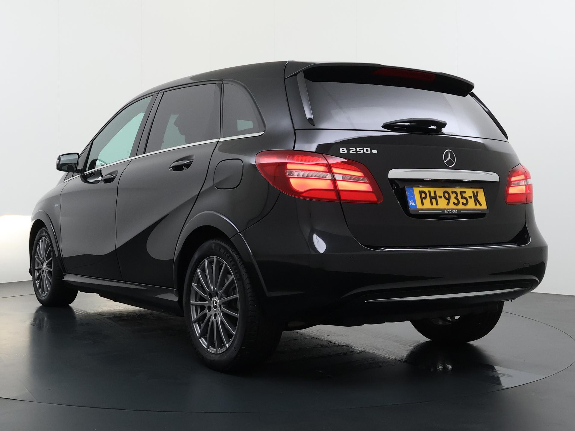 Mercedes-Benz B-Klasse 250 e Prestige 28 kWh 1