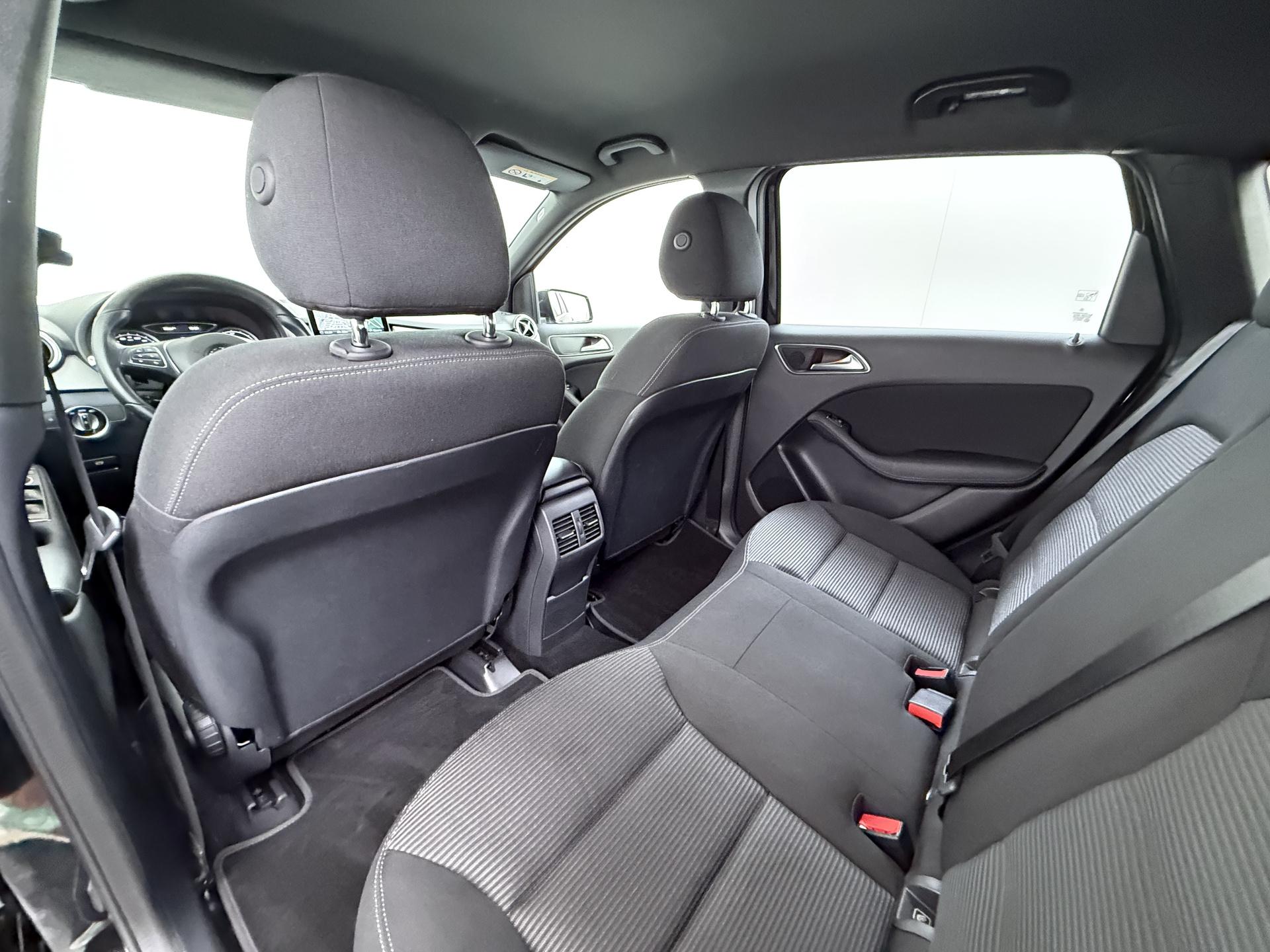 Mercedes-Benz B-Klasse 250 e Prestige 28 kWh 22