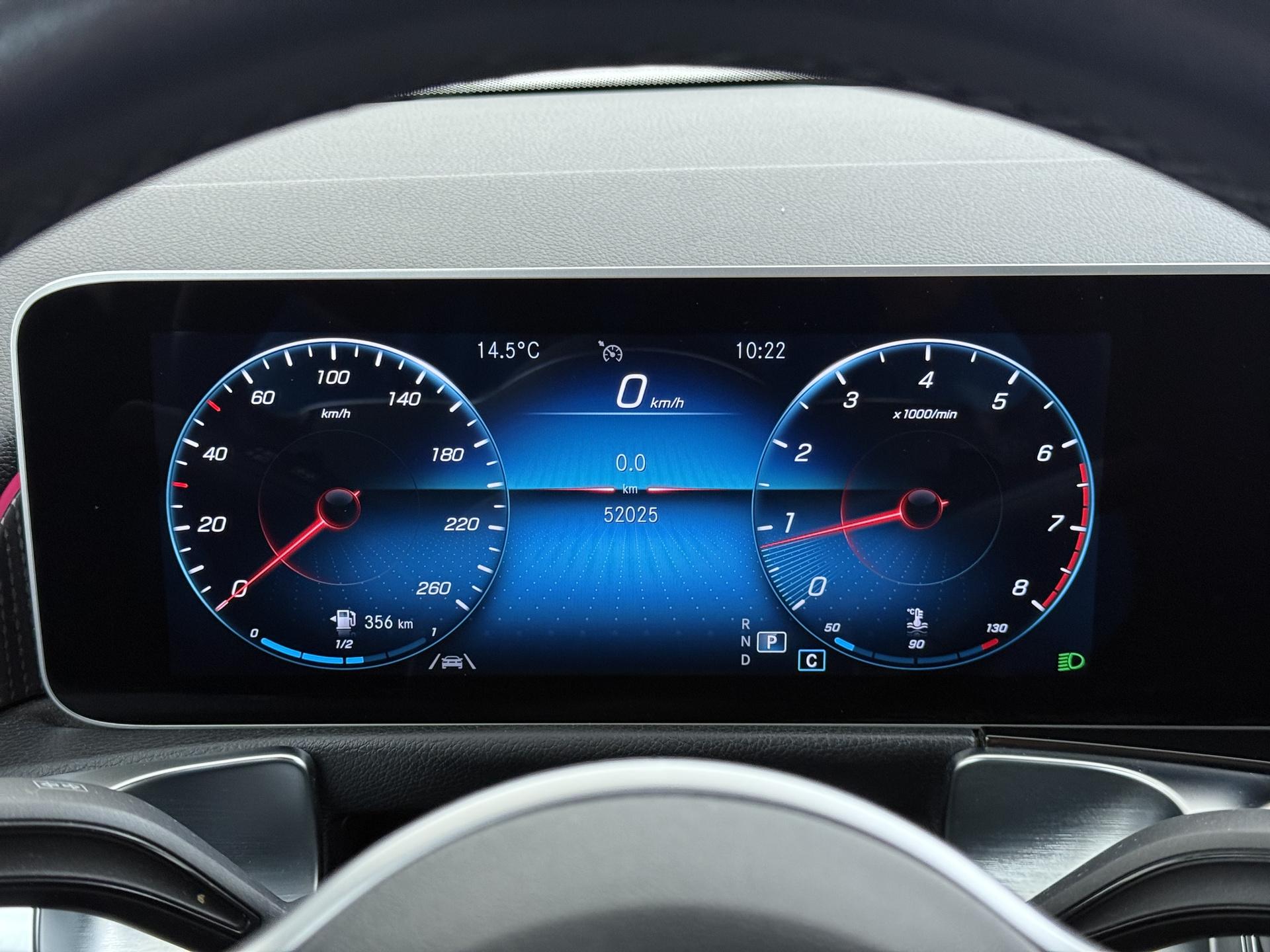 Mercedes-Benz GLB 200 Luxury Business Solution 32