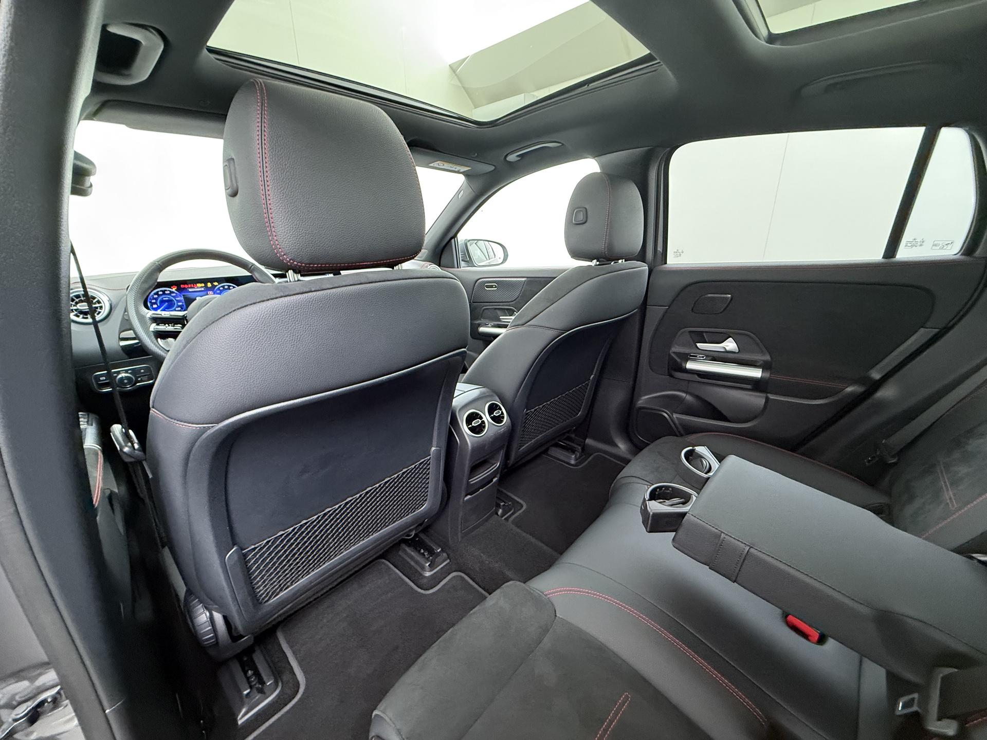 Mercedes-Benz EQA 250+ AMG Line 71 kWh 12