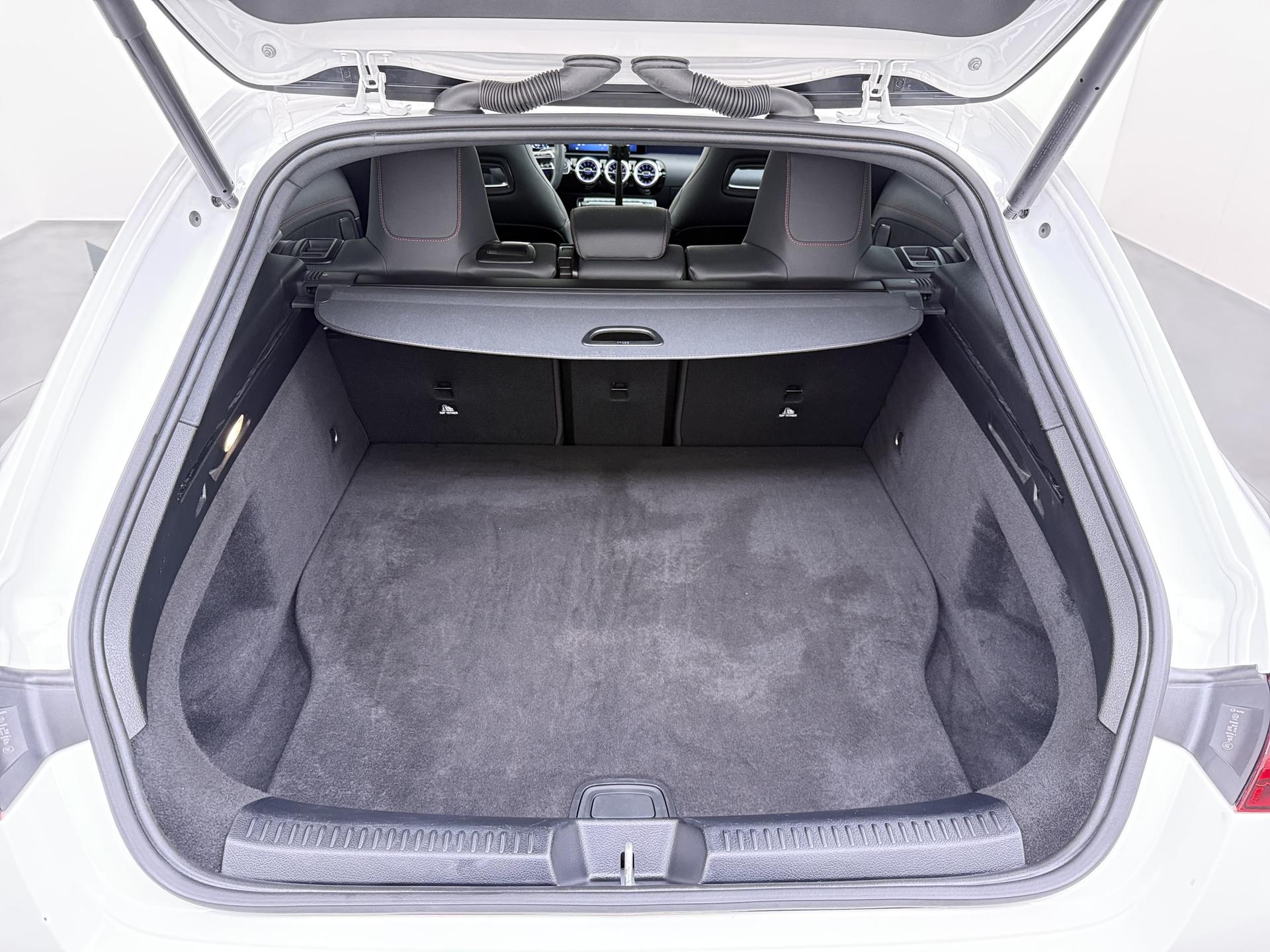 Mercedes-Benz CLA-Klasse Shooting Brake 250 e AMG Business Solution 18