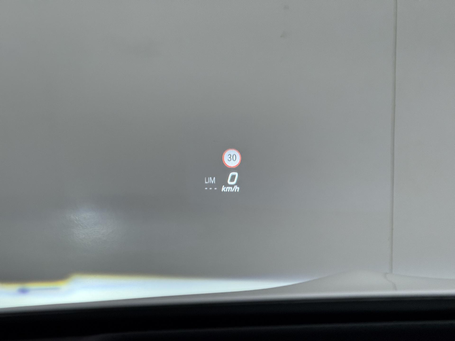 Mercedes-Benz CLA-Klasse Shooting Brake 250 e AMG Business Solution 37