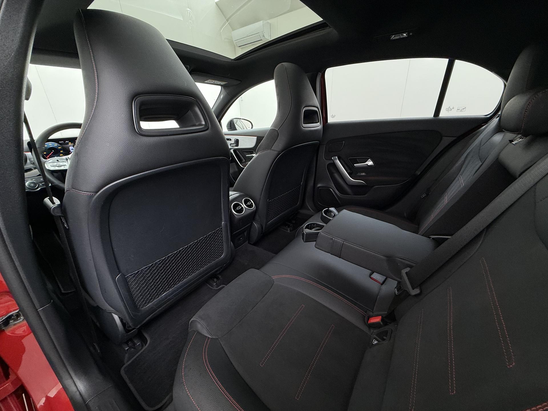 Mercedes-Benz A-Klasse 180 Business Solution AMG 16