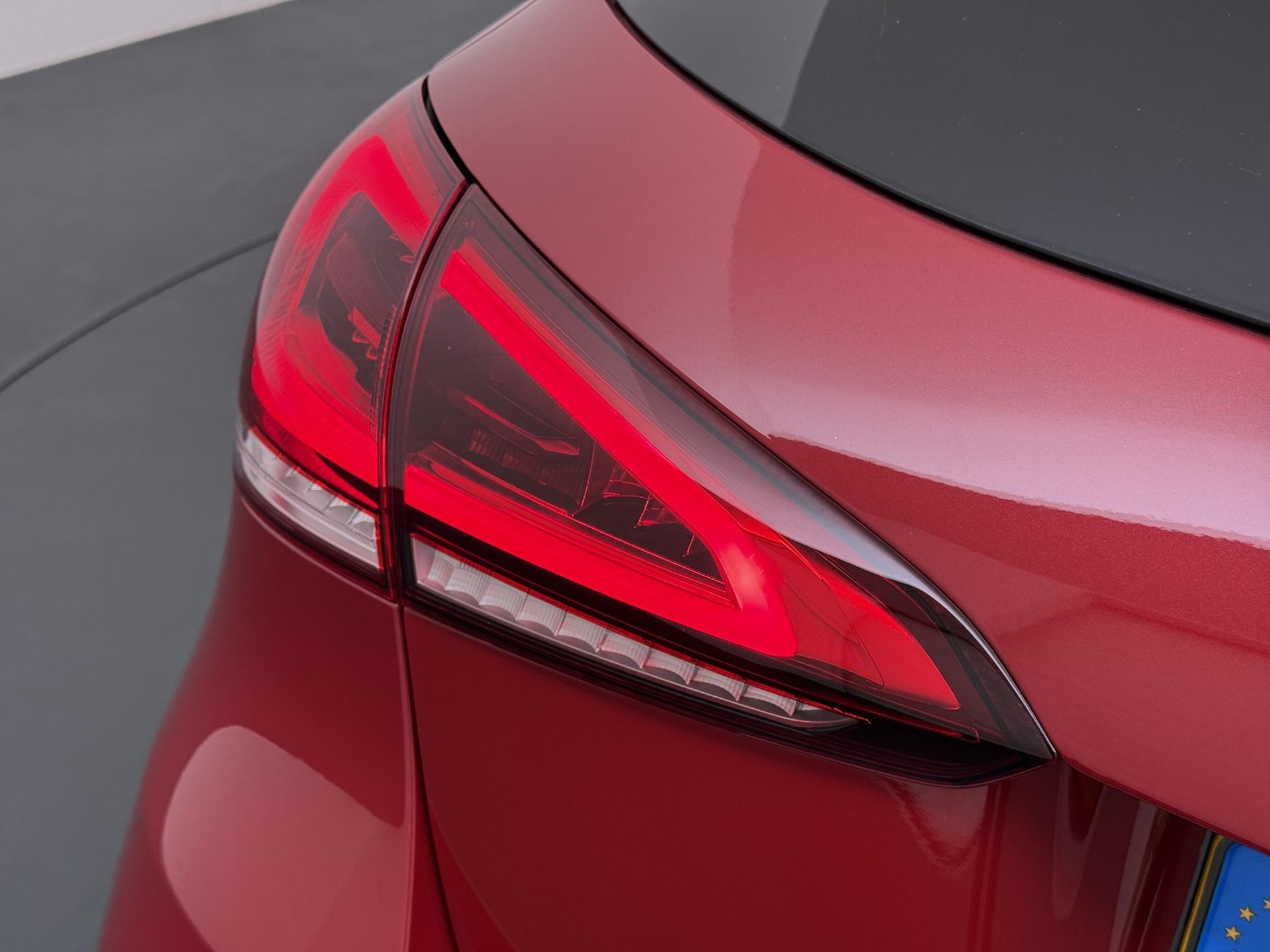 Mercedes-Benz A-Klasse 180 Business Solution AMG 4