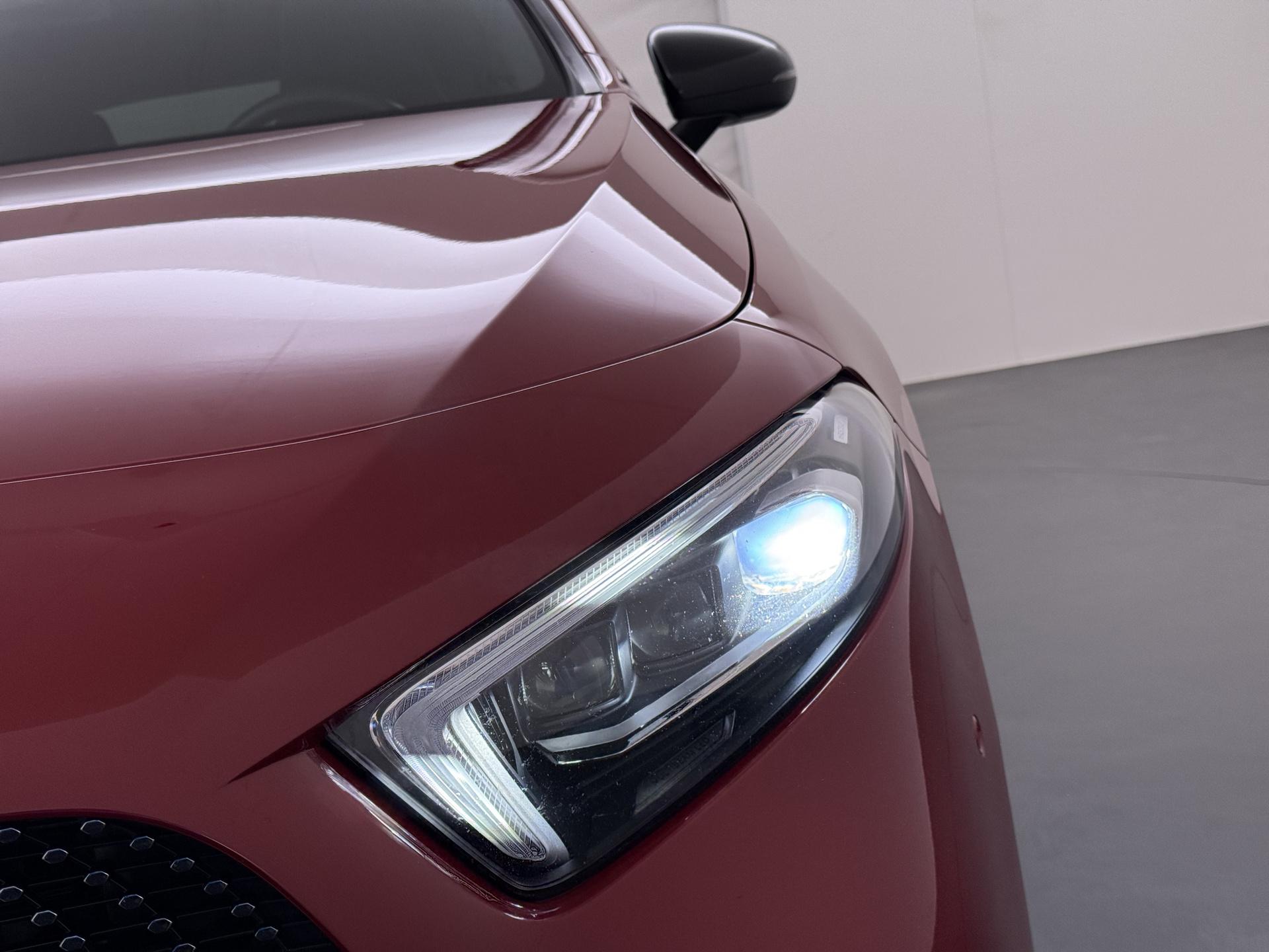 Mercedes-Benz A-Klasse 180 Business Solution AMG 8