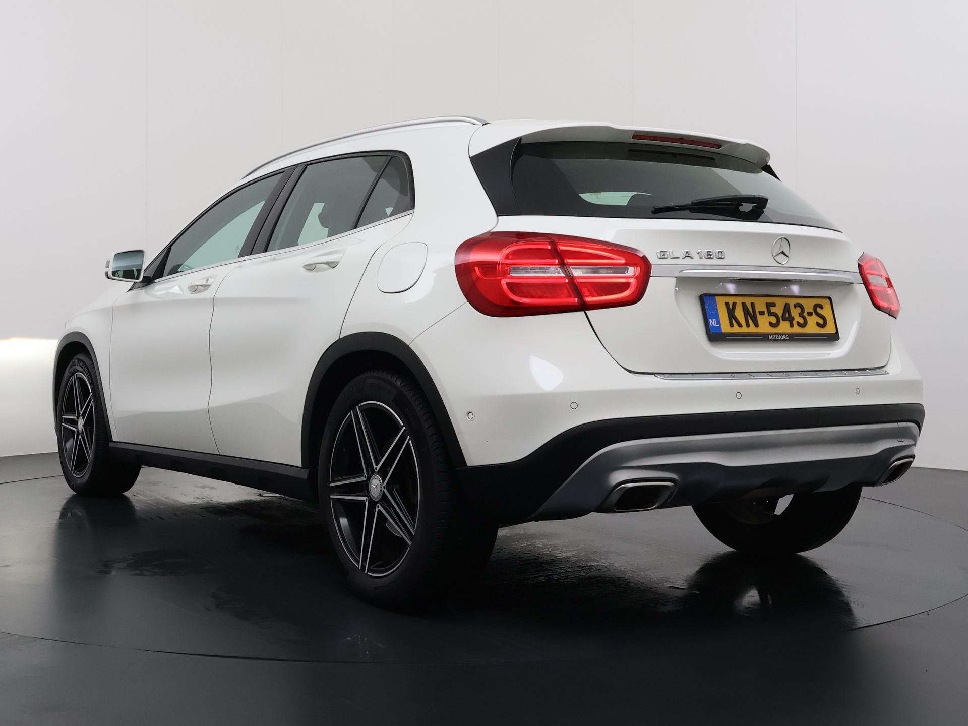 Mercedes-Benz GLA 180 Prestige 1