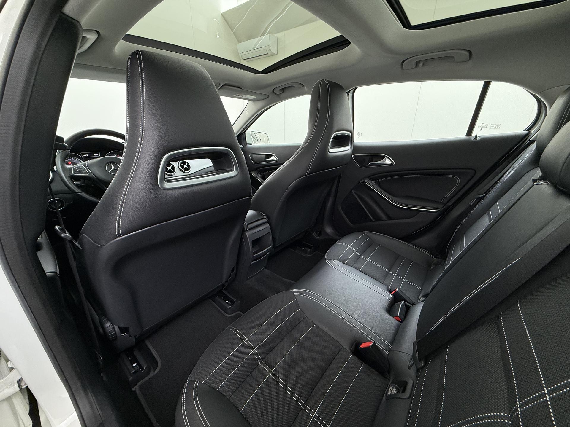 Mercedes-Benz GLA 180 Prestige 15