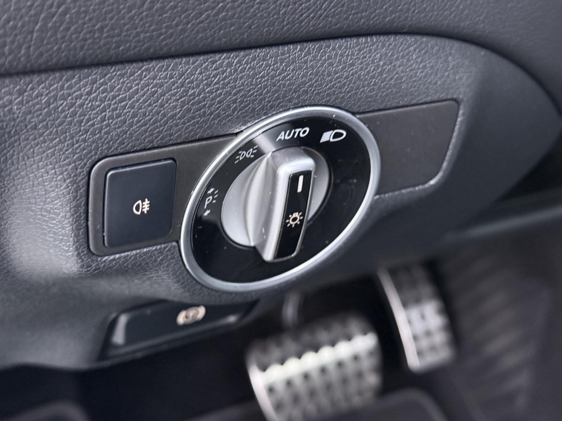 Mercedes-Benz GLA 180 Prestige 18