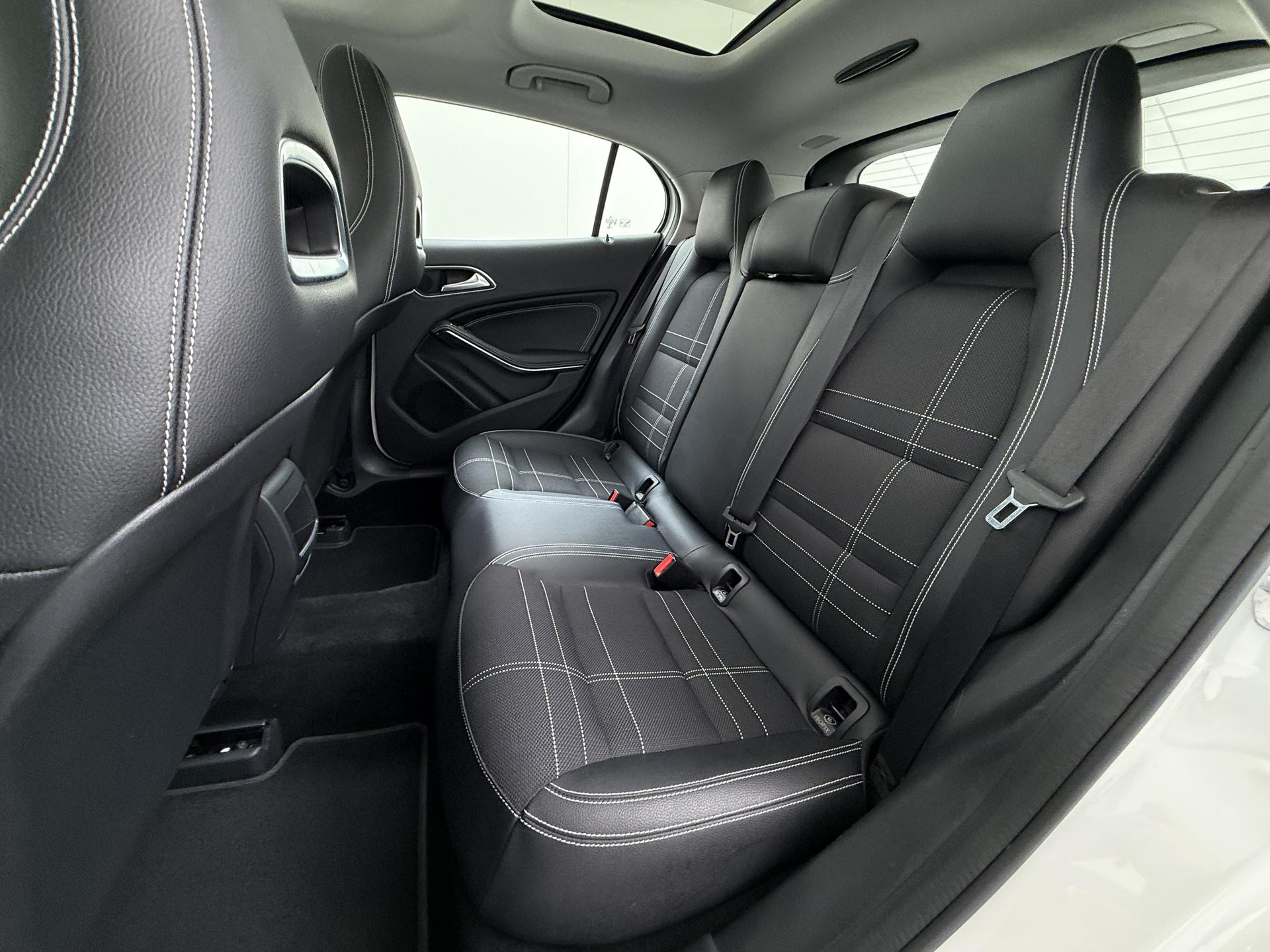 Mercedes-Benz GLA 180 Prestige 19