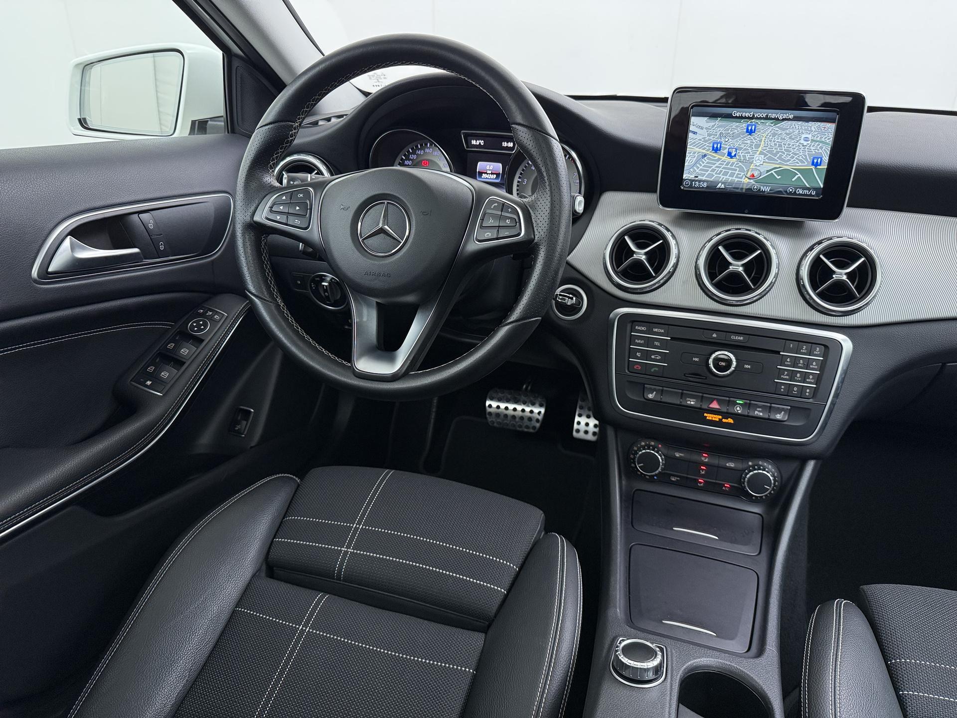 Mercedes-Benz GLA 180 Prestige 20