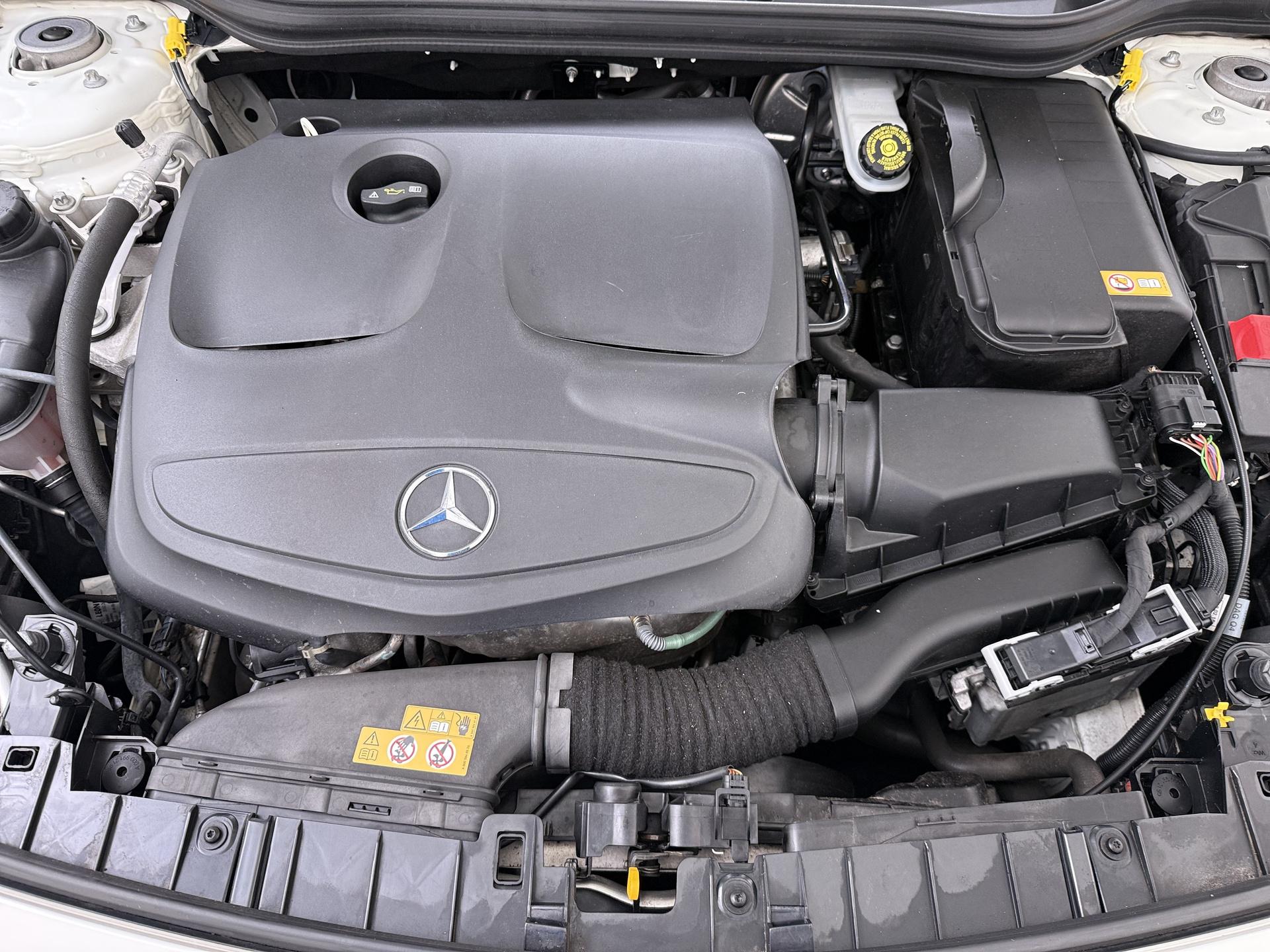 Mercedes-Benz GLA 180 Prestige 26