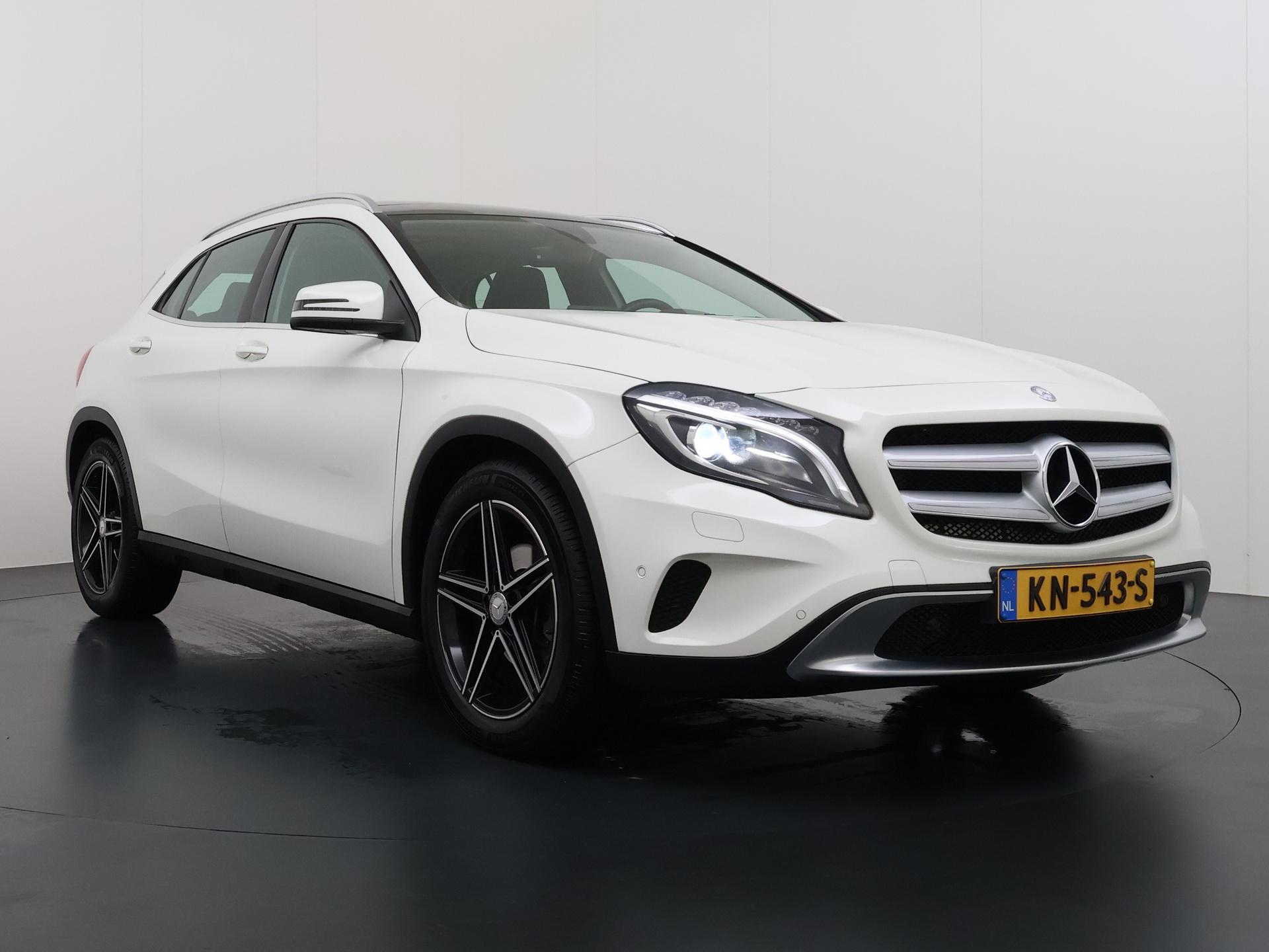 Mercedes-Benz GLA 180 Prestige 3