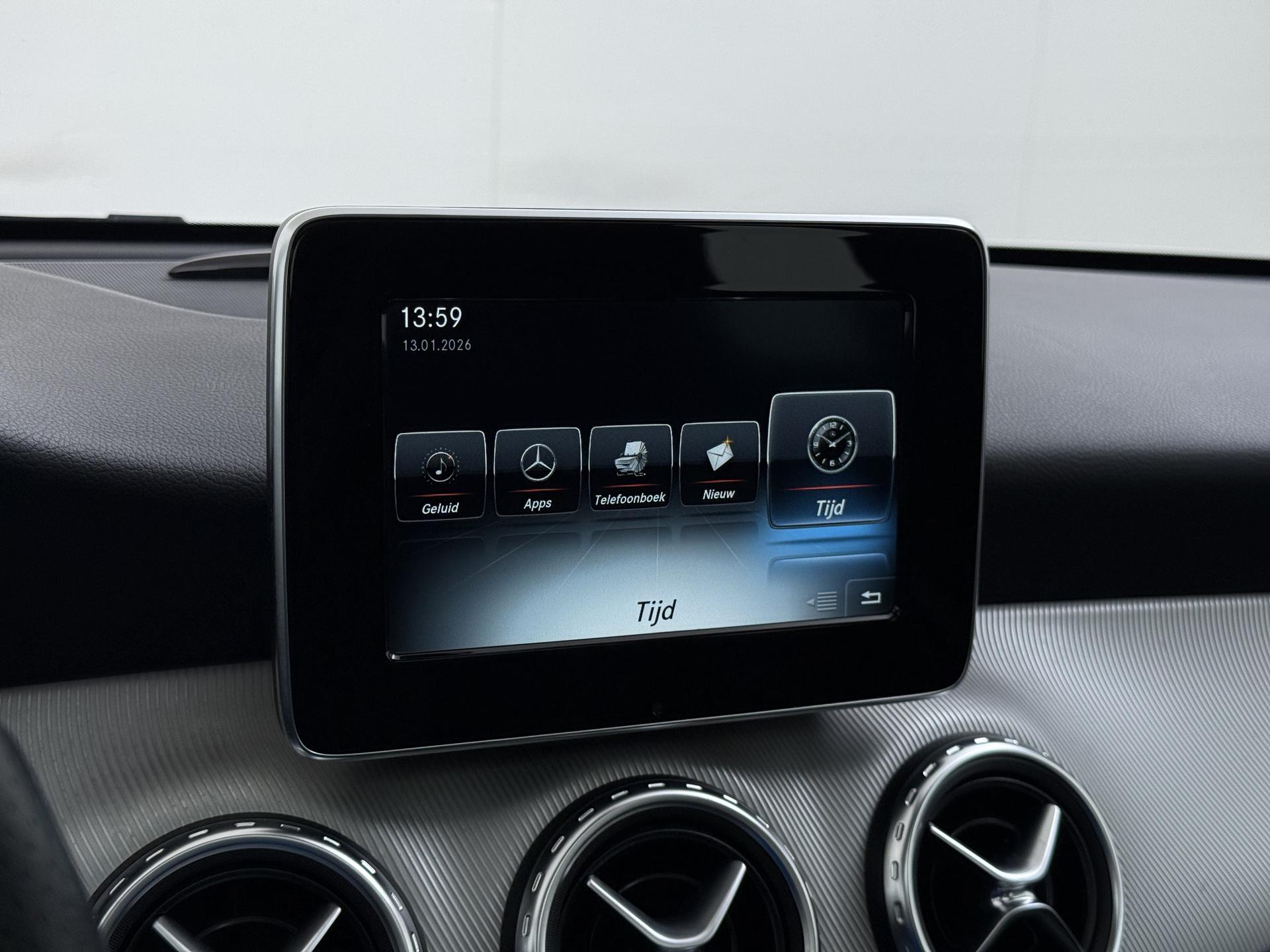 Mercedes-Benz GLA 180 Prestige 30