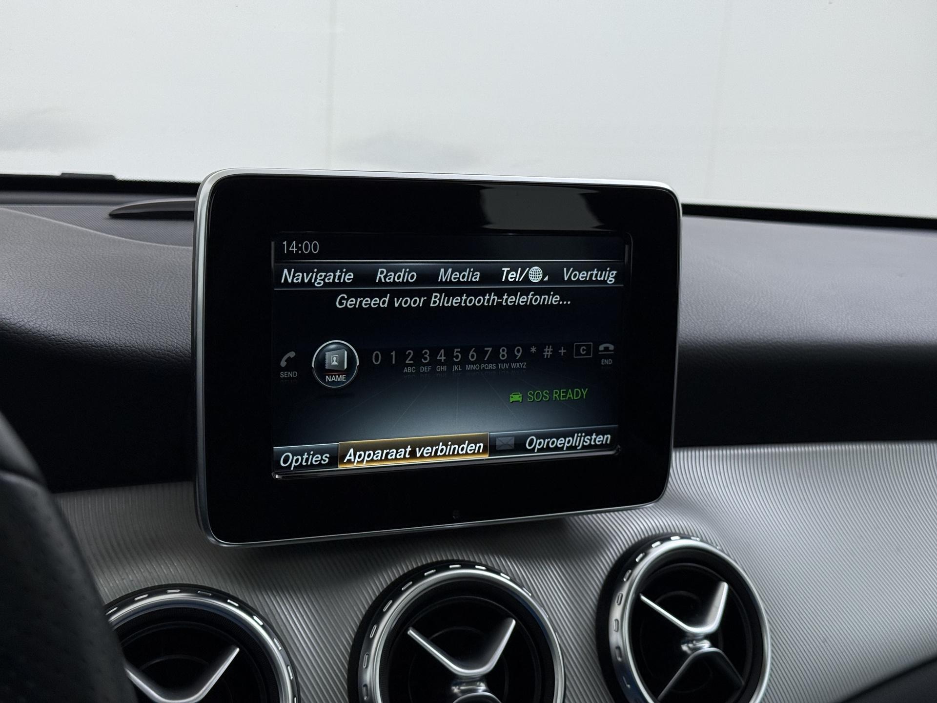 Mercedes-Benz GLA 180 Prestige 32