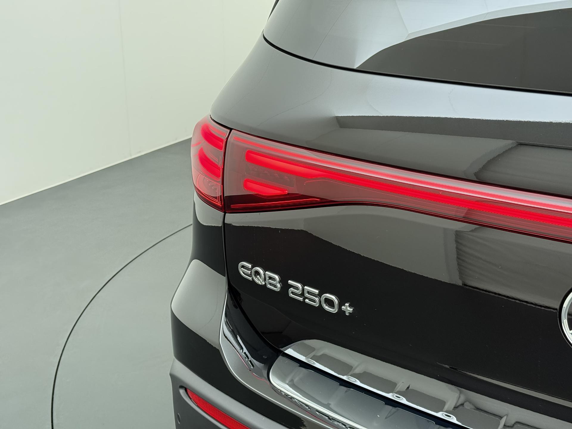Mercedes-Benz EQB 250+ Business Solution AMG 71 kWh 11