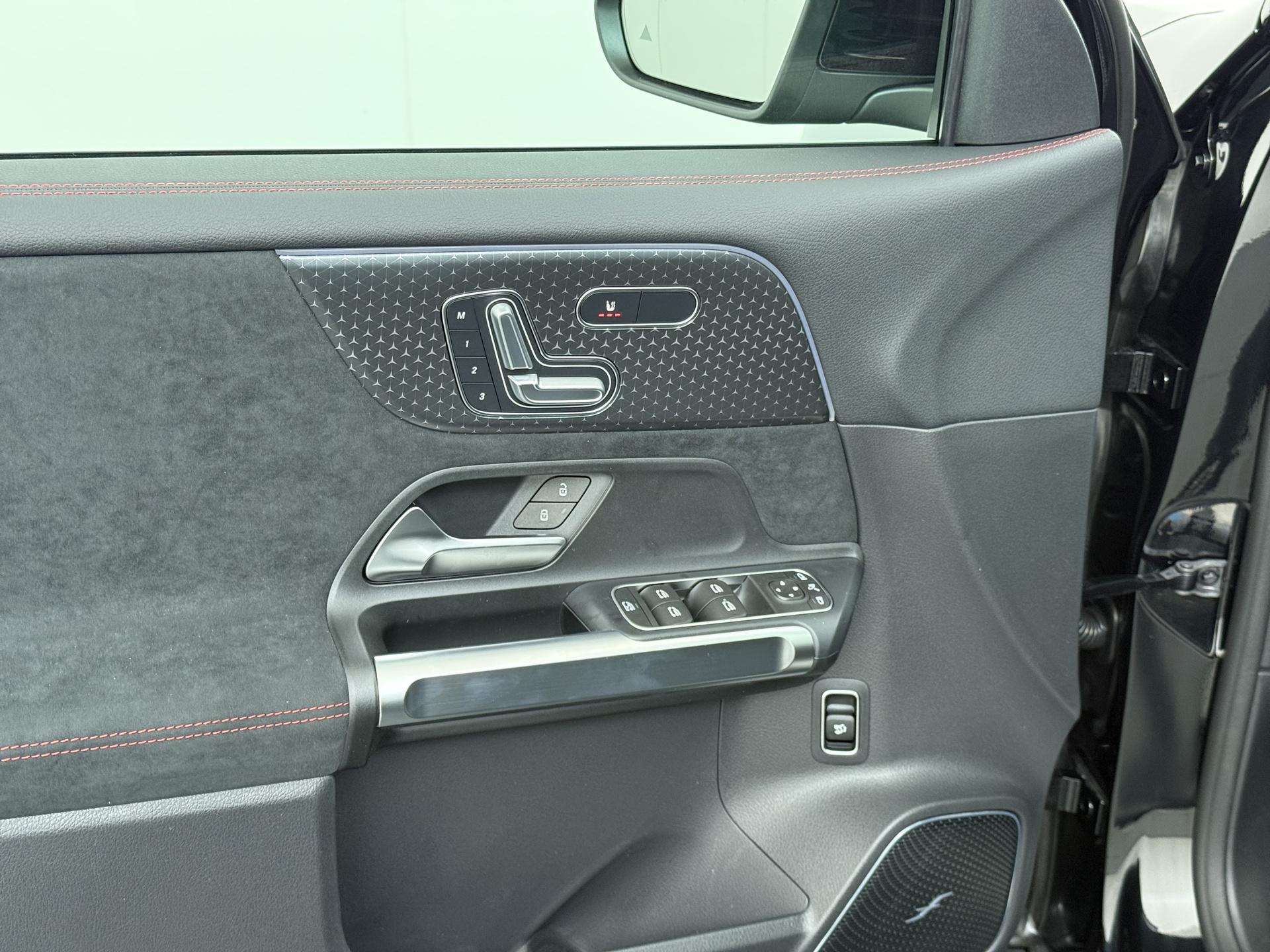 Mercedes-Benz EQB 250+ Business Solution AMG 71 kWh 16