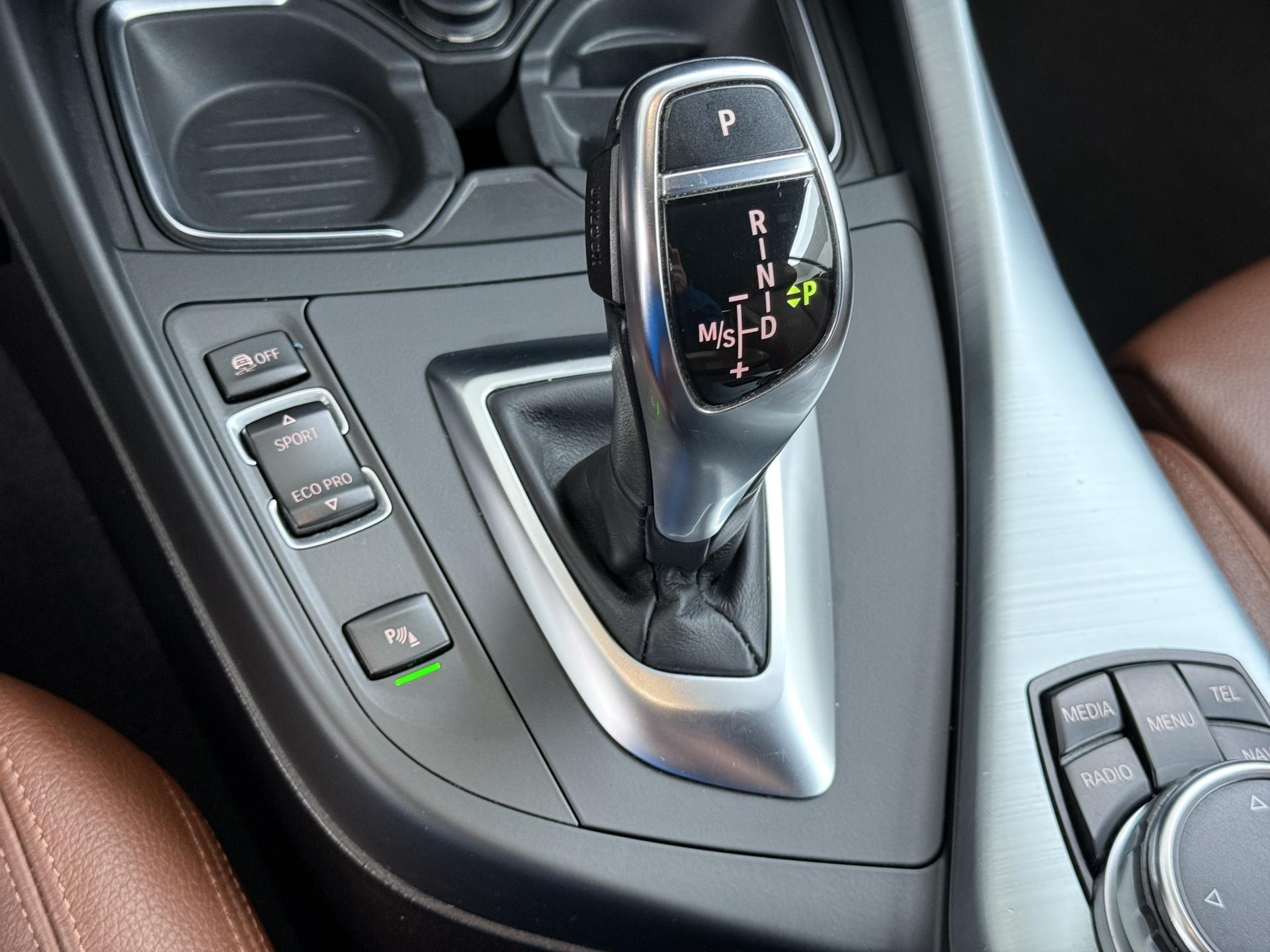 BMW 2 Serie Cabrio M235i High Executive 13