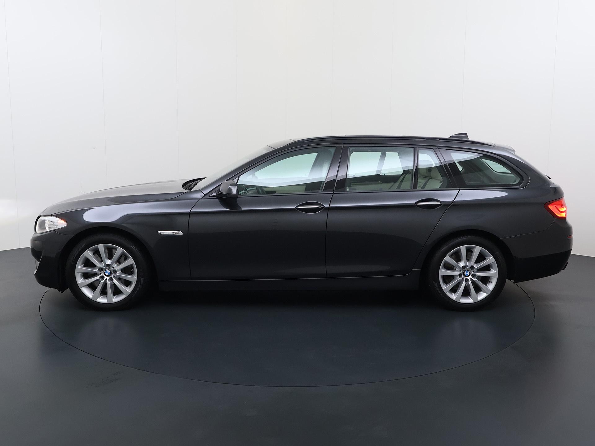 BMW 5 Serie Touring 550i High Executive 1
