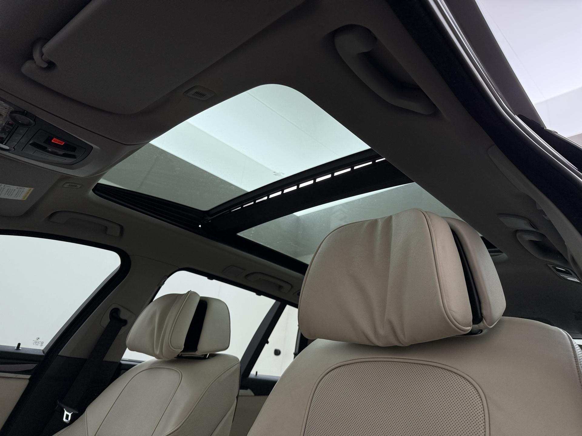 BMW 5 Serie Touring 550i High Executive 11