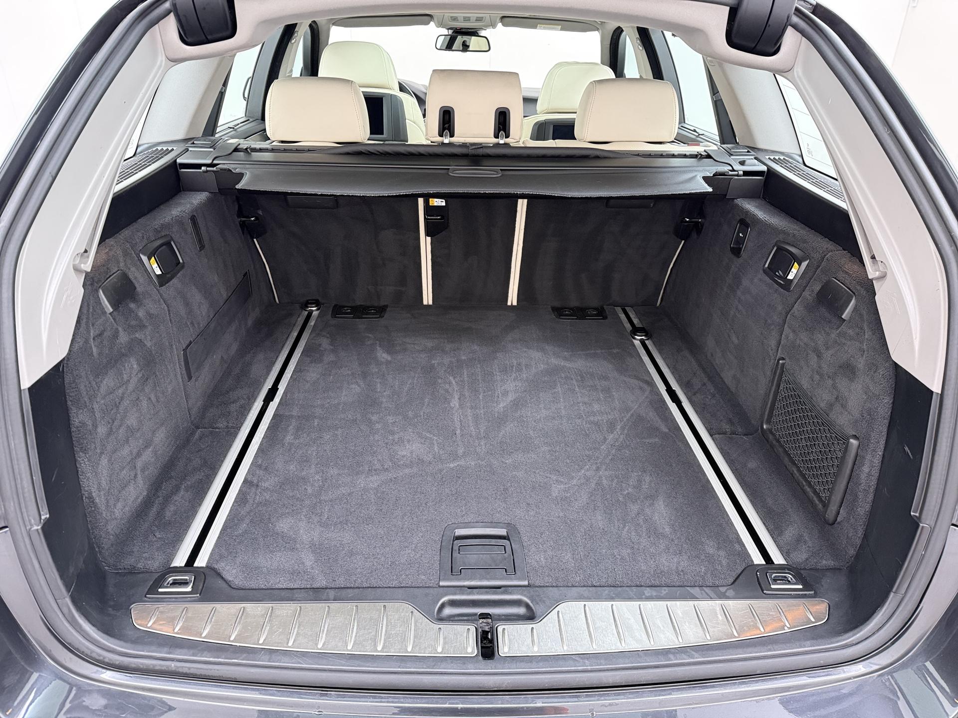 BMW 5 Serie Touring 550i High Executive 17