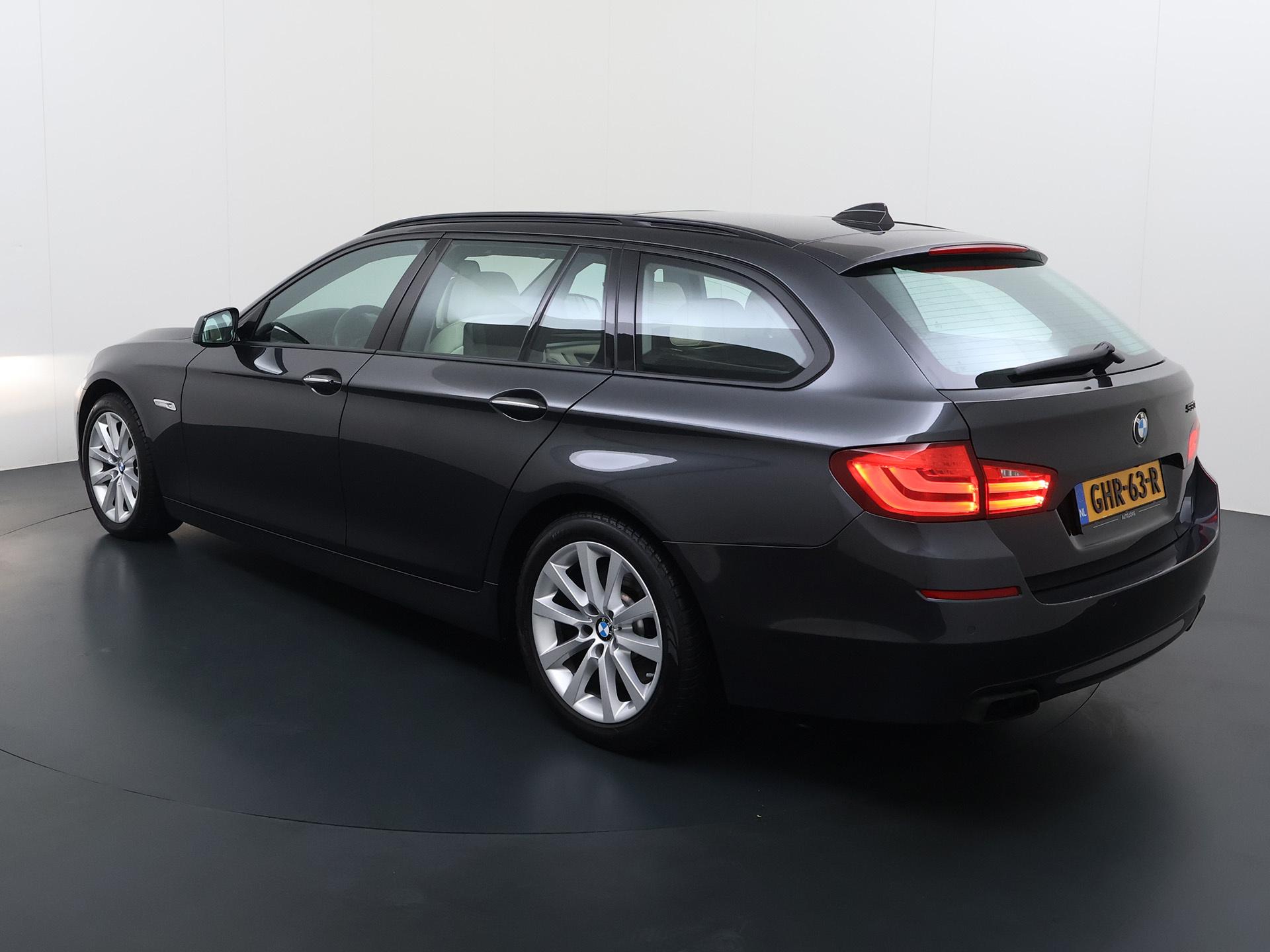BMW 5 Serie Touring 550i High Executive 2