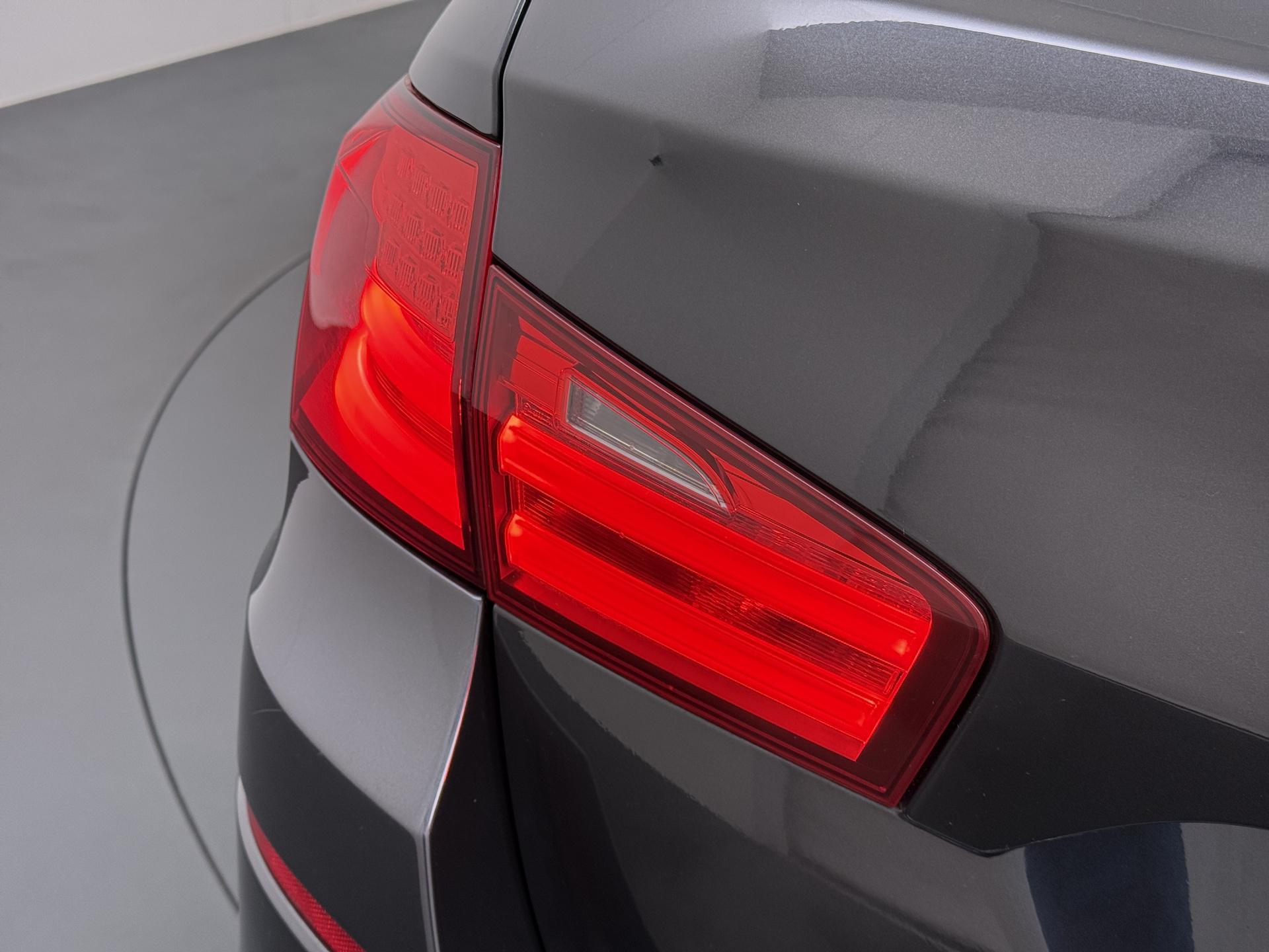 BMW 5 Serie Touring 550i High Executive 20