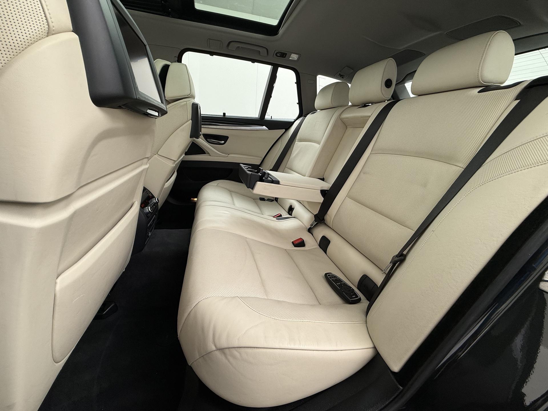 BMW 5 Serie Touring 550i High Executive 27