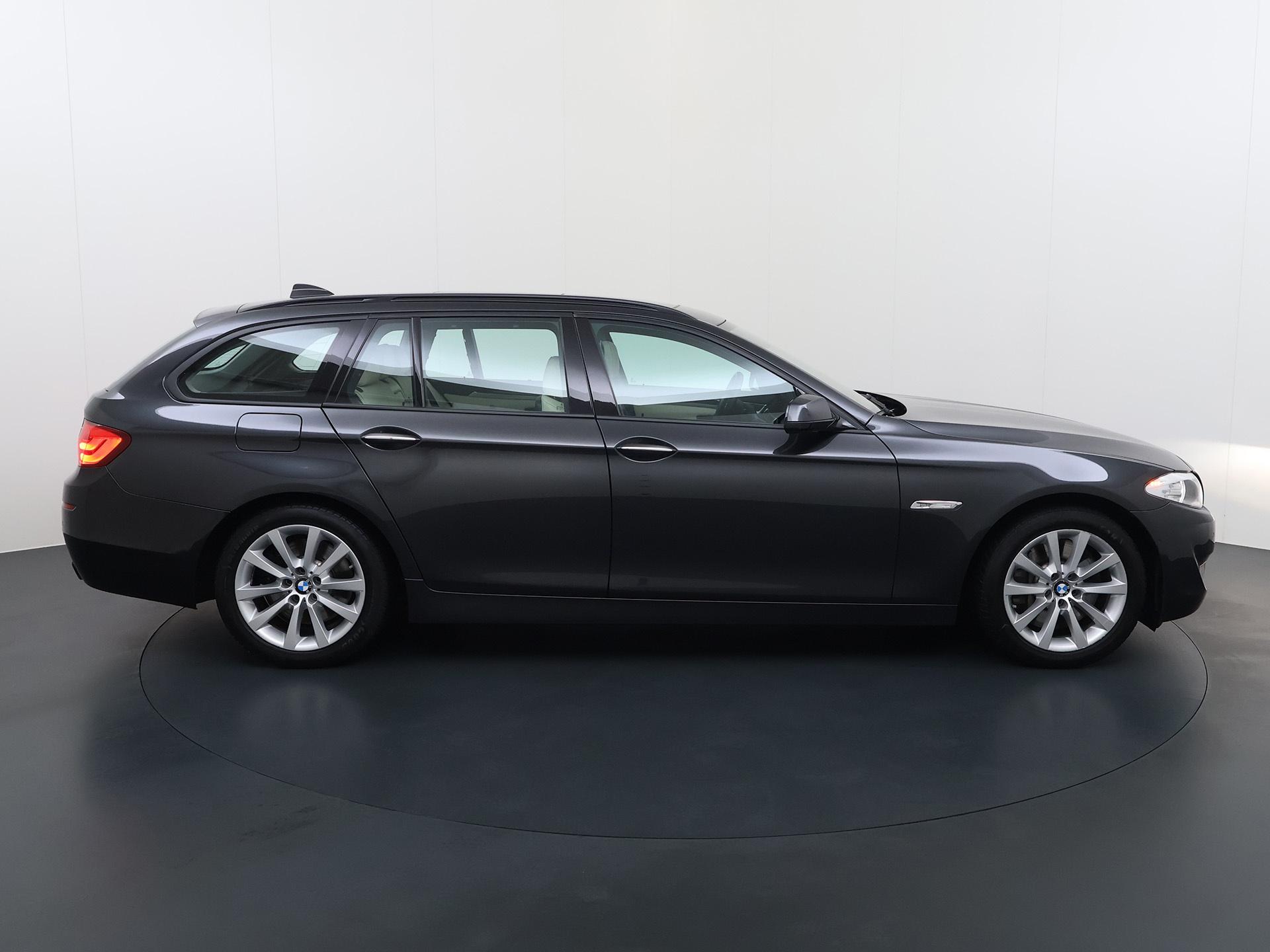 BMW 5 Serie Touring 550i High Executive 5