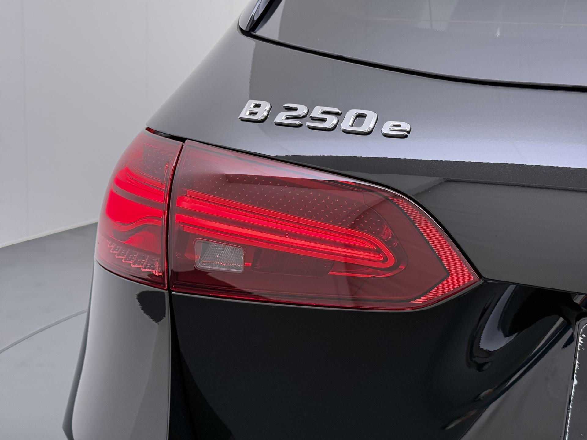 Mercedes-Benz B-Klasse 250 e Business Solution AMG 11