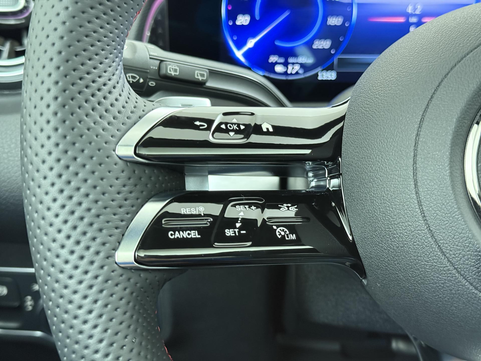 Mercedes-Benz EQB 250+ Business Solution AMG 71 kWh 31