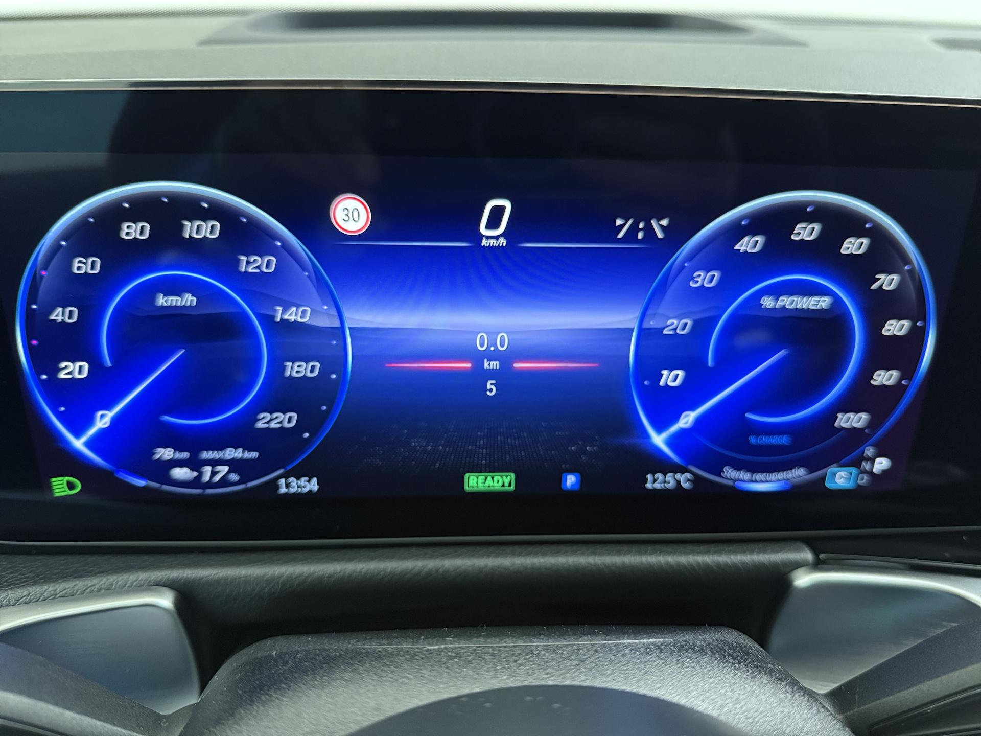 Mercedes-Benz EQB 250+ Business Solution AMG 71 kWh 33