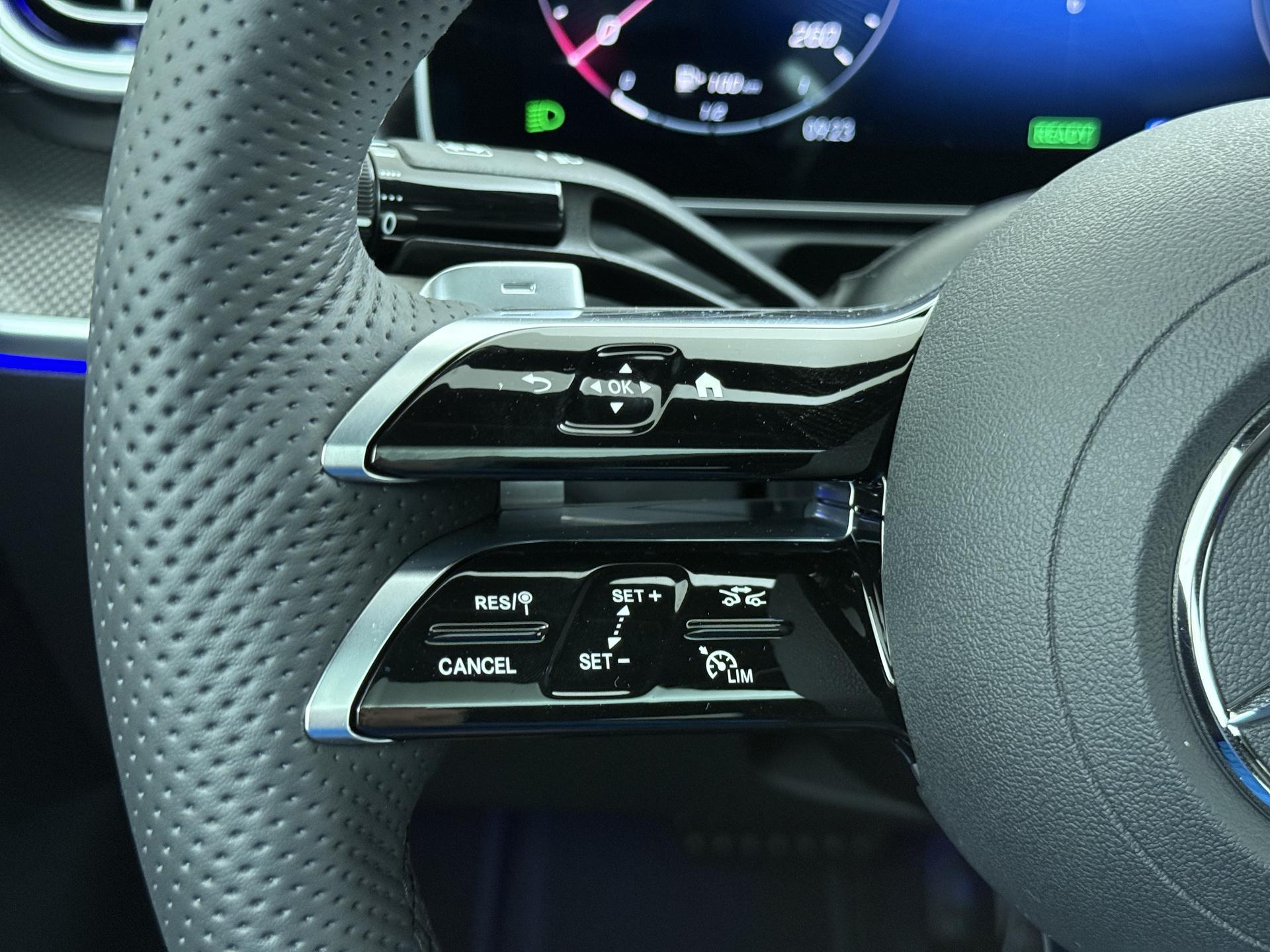 Mercedes-Benz CLE Coupé 300 e AMG Line 32