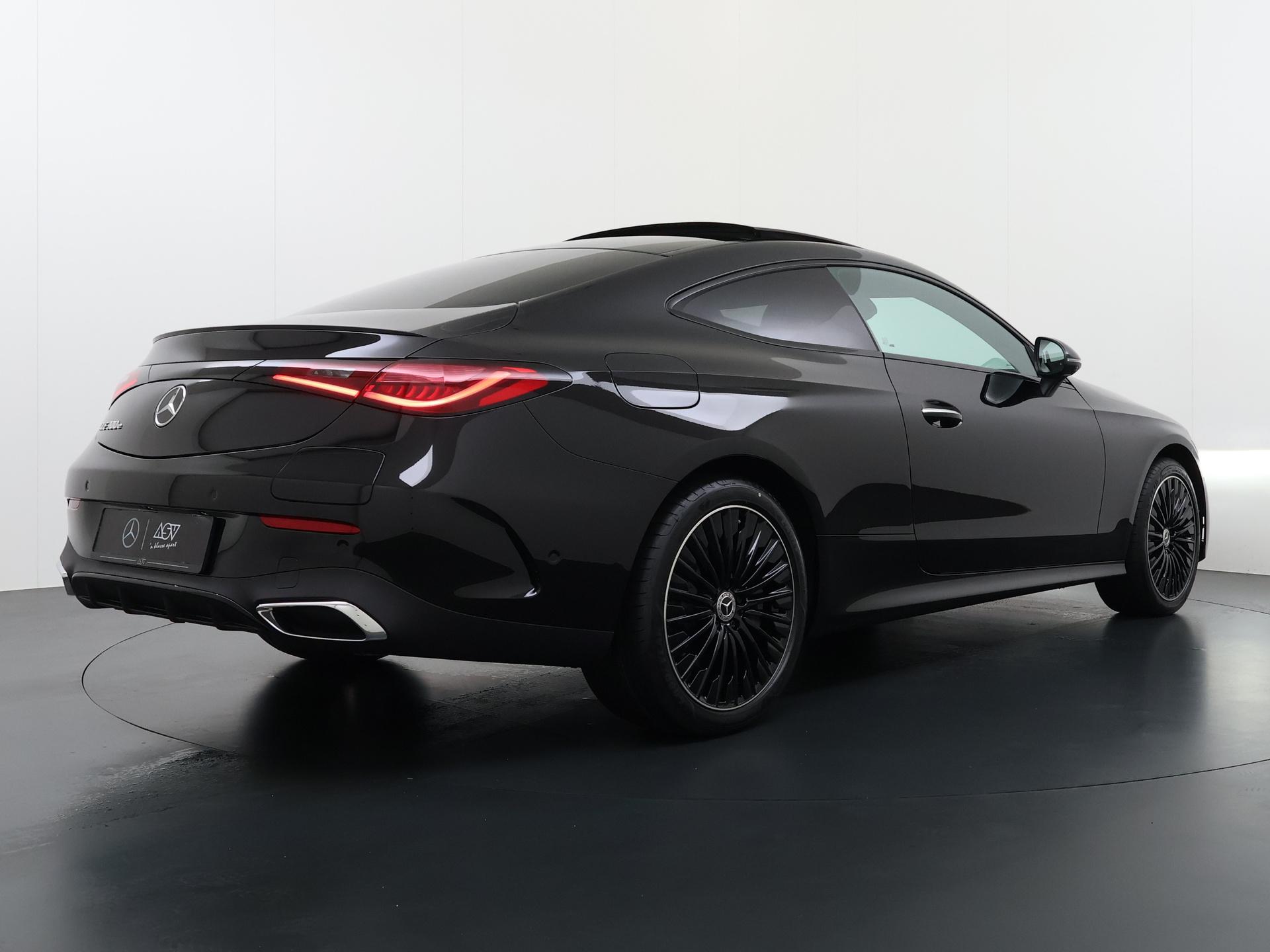 Mercedes-Benz CLE Coupé 300 e AMG Line 4