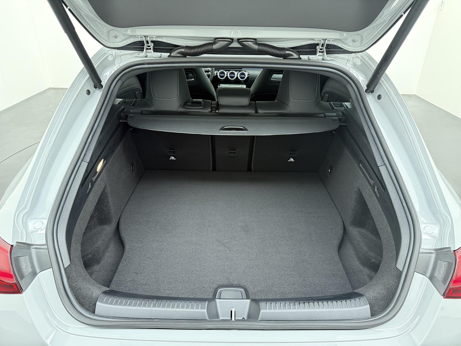 Mercedes-Benz CLA-Klasse Shooting Brake 250 e Business Solution AMG 13