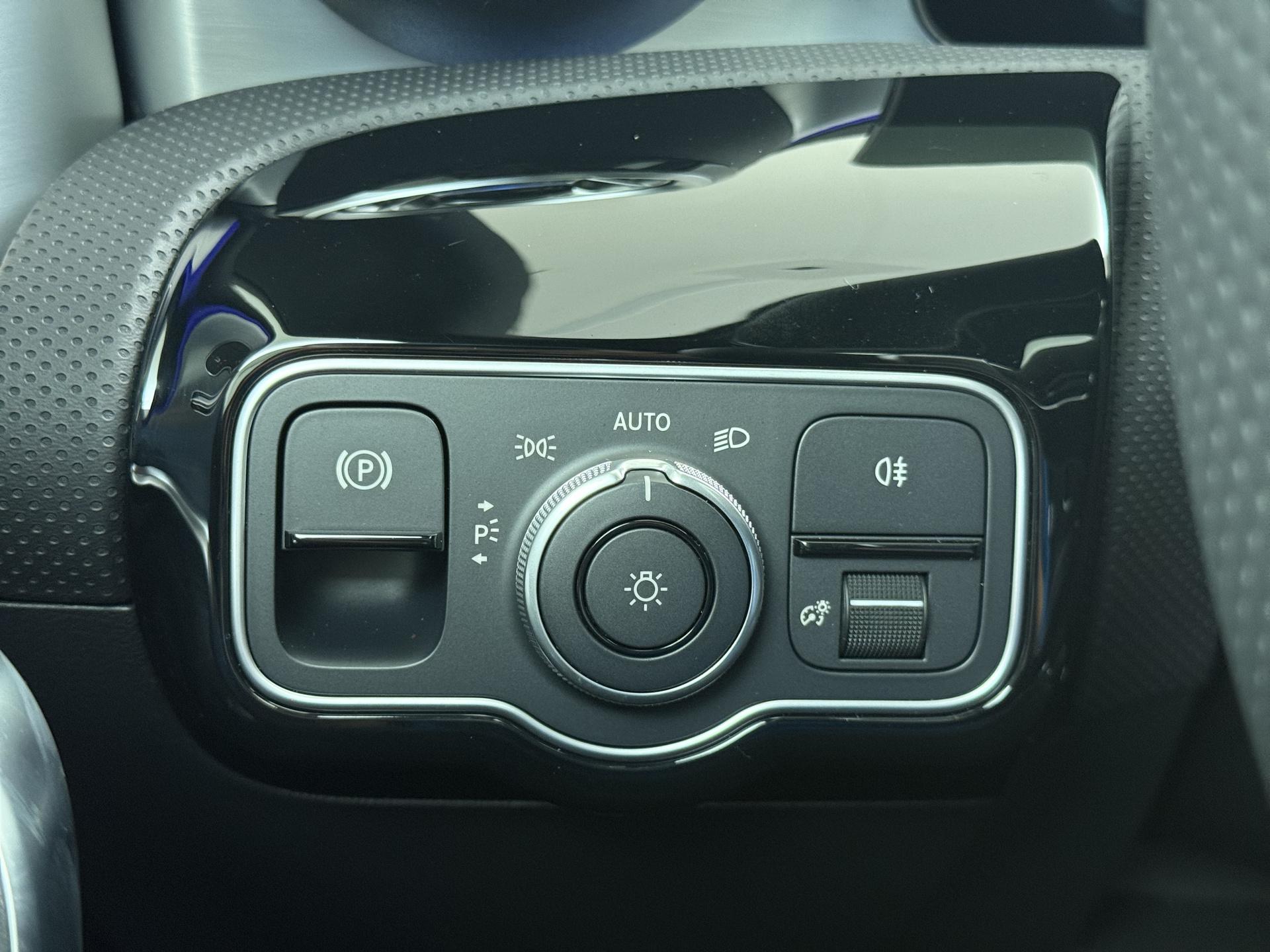 Mercedes-Benz CLA-Klasse Shooting Brake 250 e Business Solution AMG 28