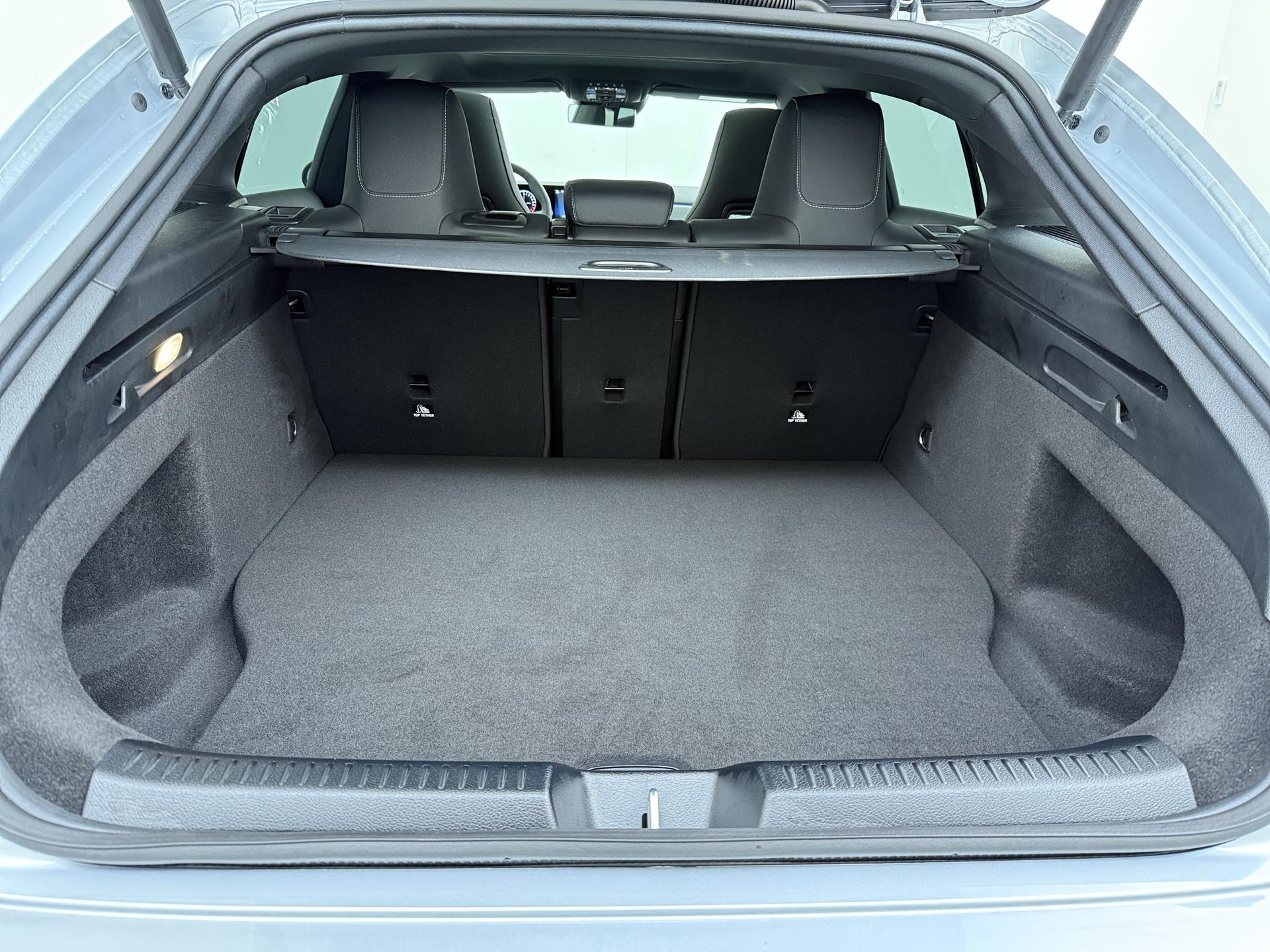 Mercedes-Benz CLA-Klasse Shooting Brake 250 e Business Solution AMG 12