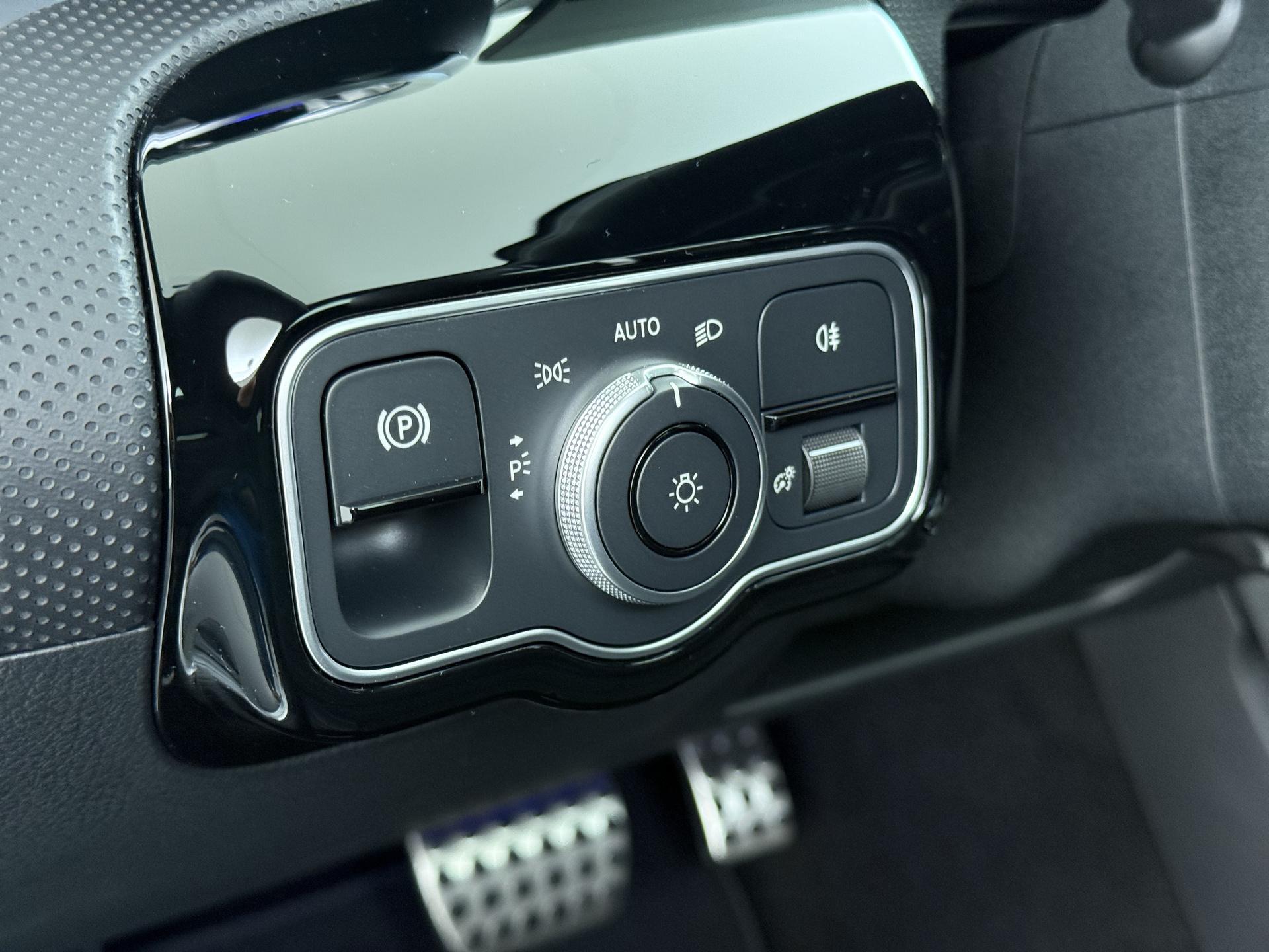 Mercedes-Benz CLA-Klasse Shooting Brake 250 e Business Solution AMG 22