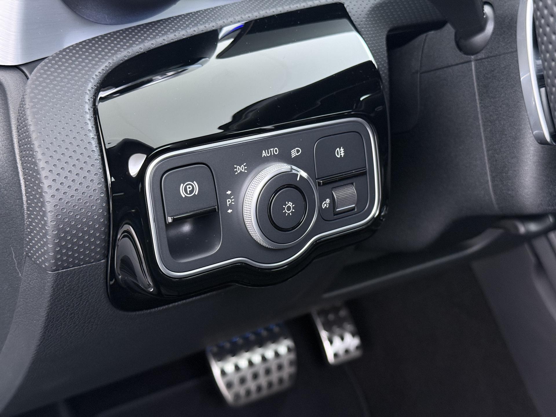 Mercedes-Benz CLA-Klasse Shooting Brake 250 e Business Solution AMG 21