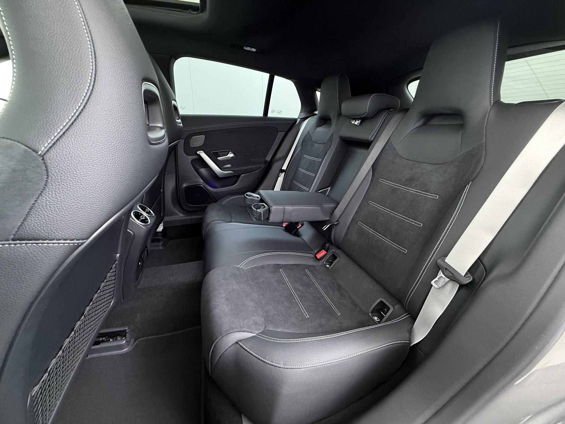 Mercedes-Benz CLA-Klasse Shooting Brake 250 e Business Solution AMG 24