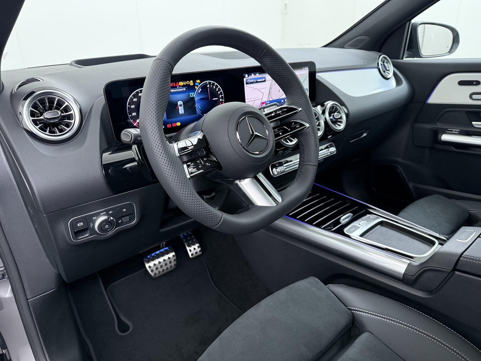 Mercedes-Benz GLA 250 e Business Solution AMG 18