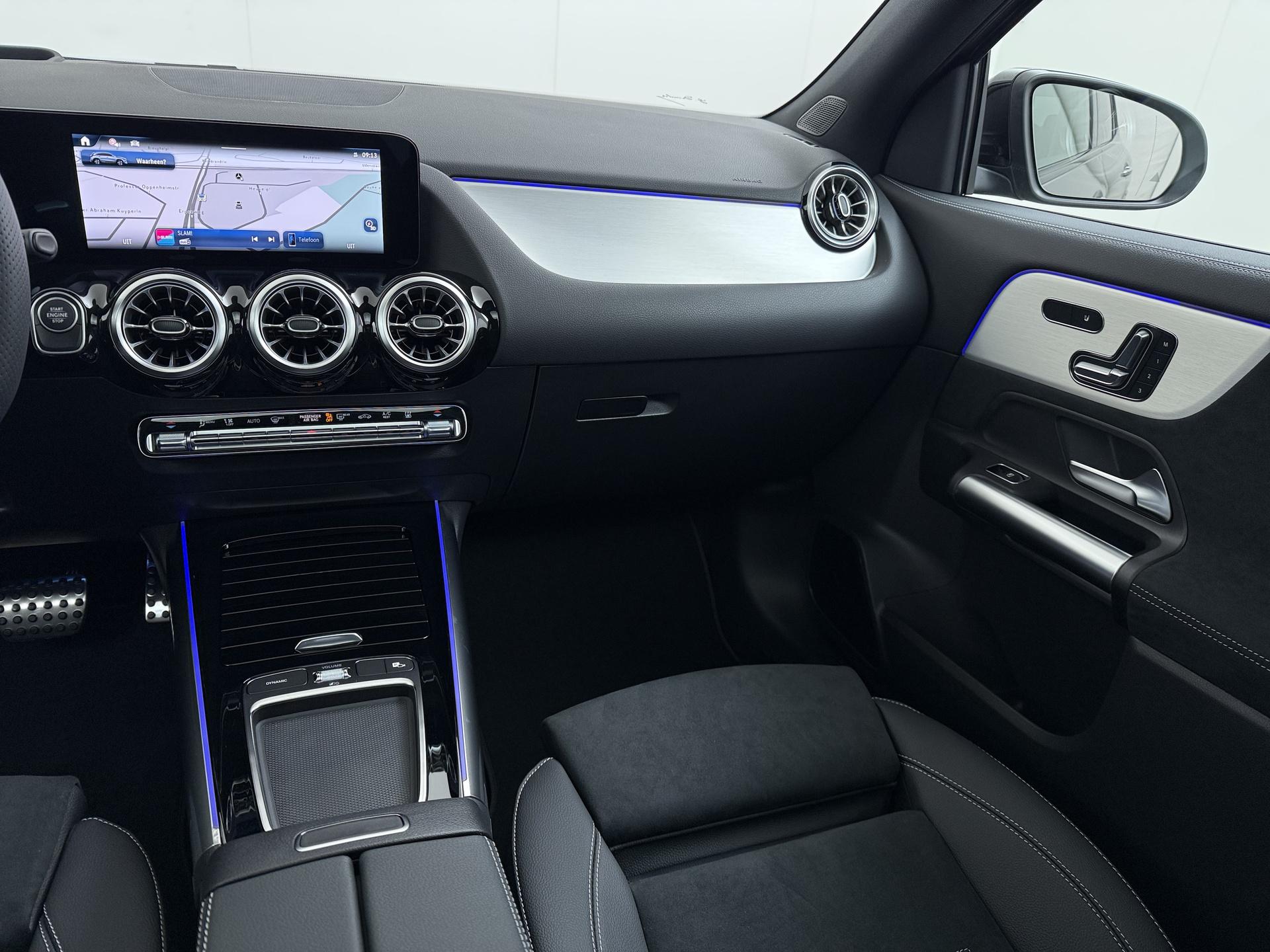 Mercedes-Benz GLA 250 e Business Solution AMG 28