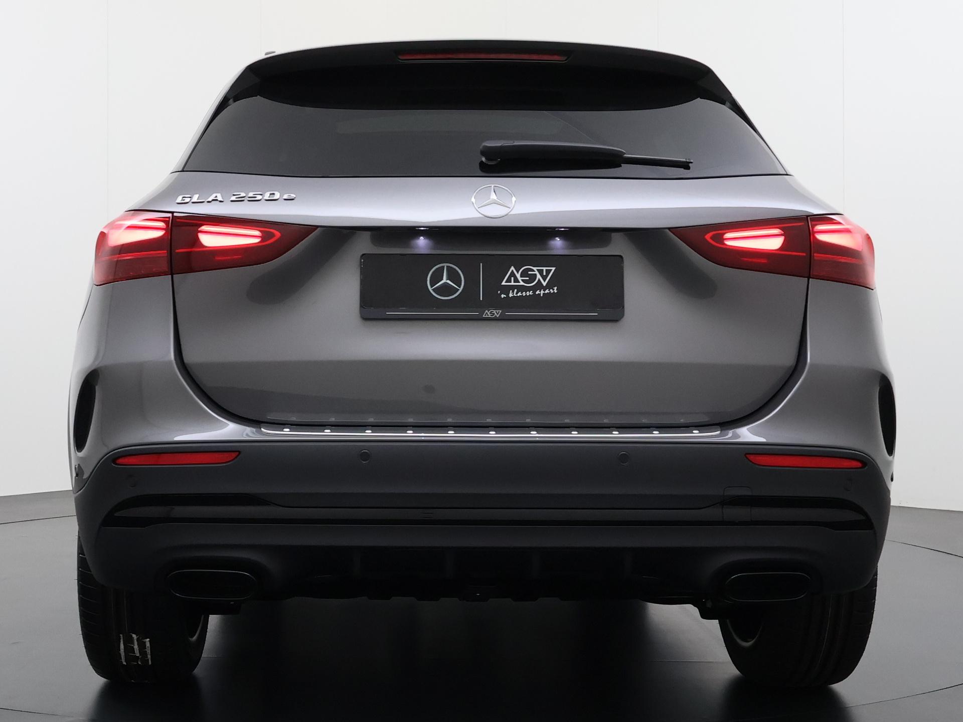 Mercedes-Benz GLA 250 e Business Solution AMG 3