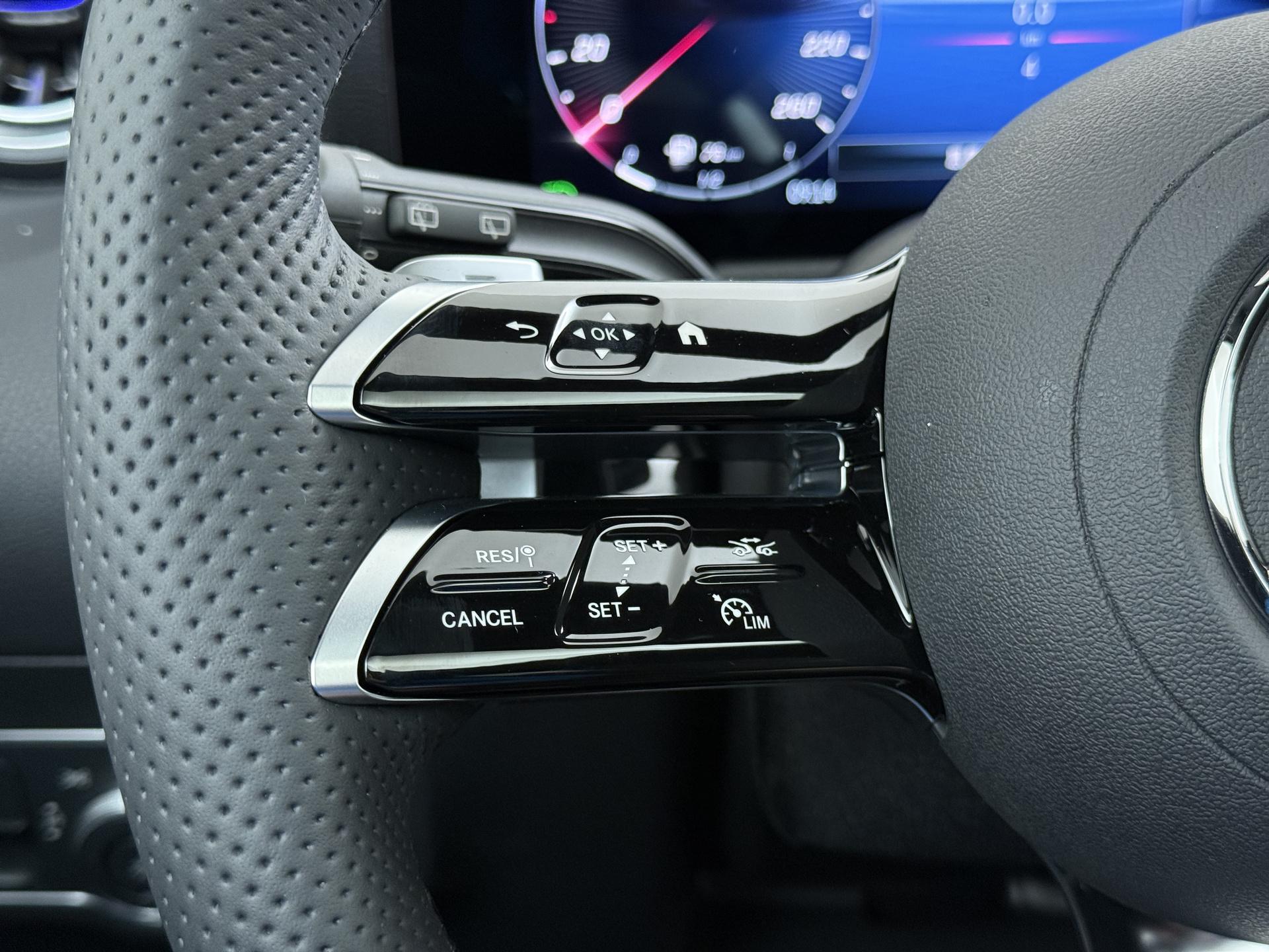 Mercedes-Benz GLA 250 e Business Solution AMG 31