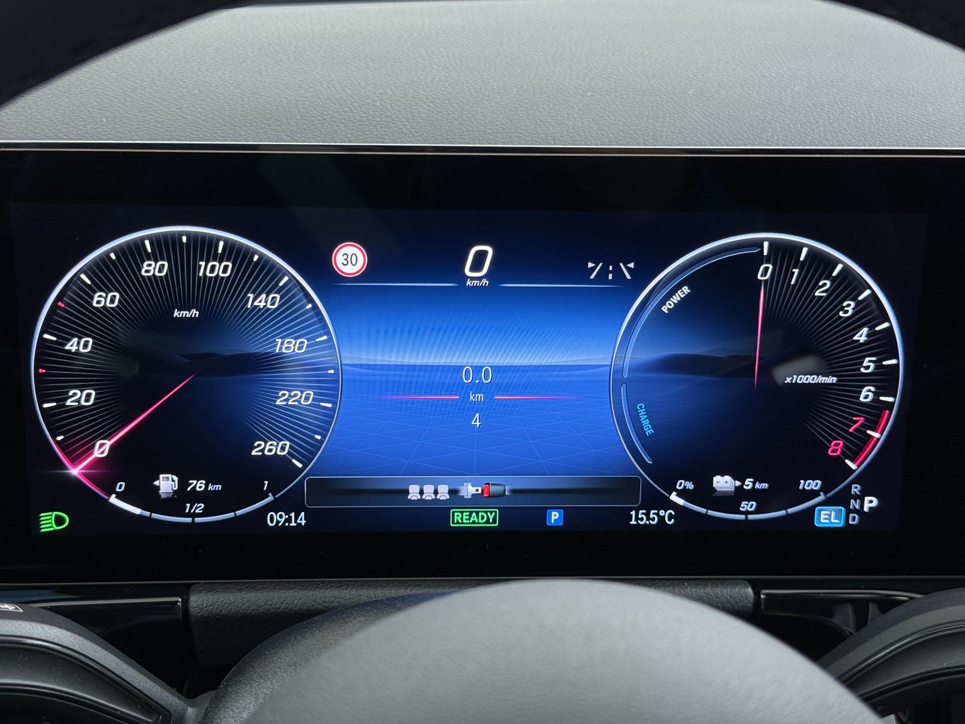 Mercedes-Benz GLA 250 e Business Solution AMG 33