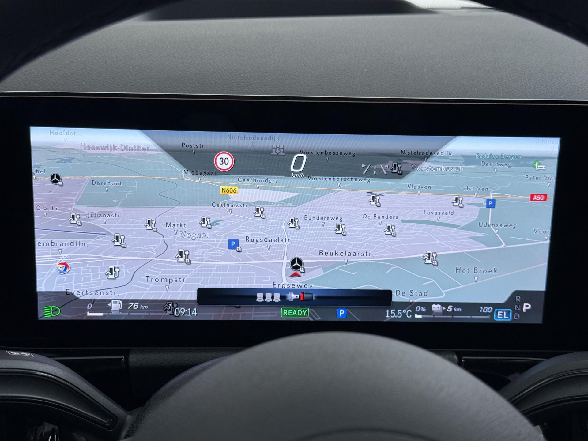 Mercedes-Benz GLA 250 e Business Solution AMG 34