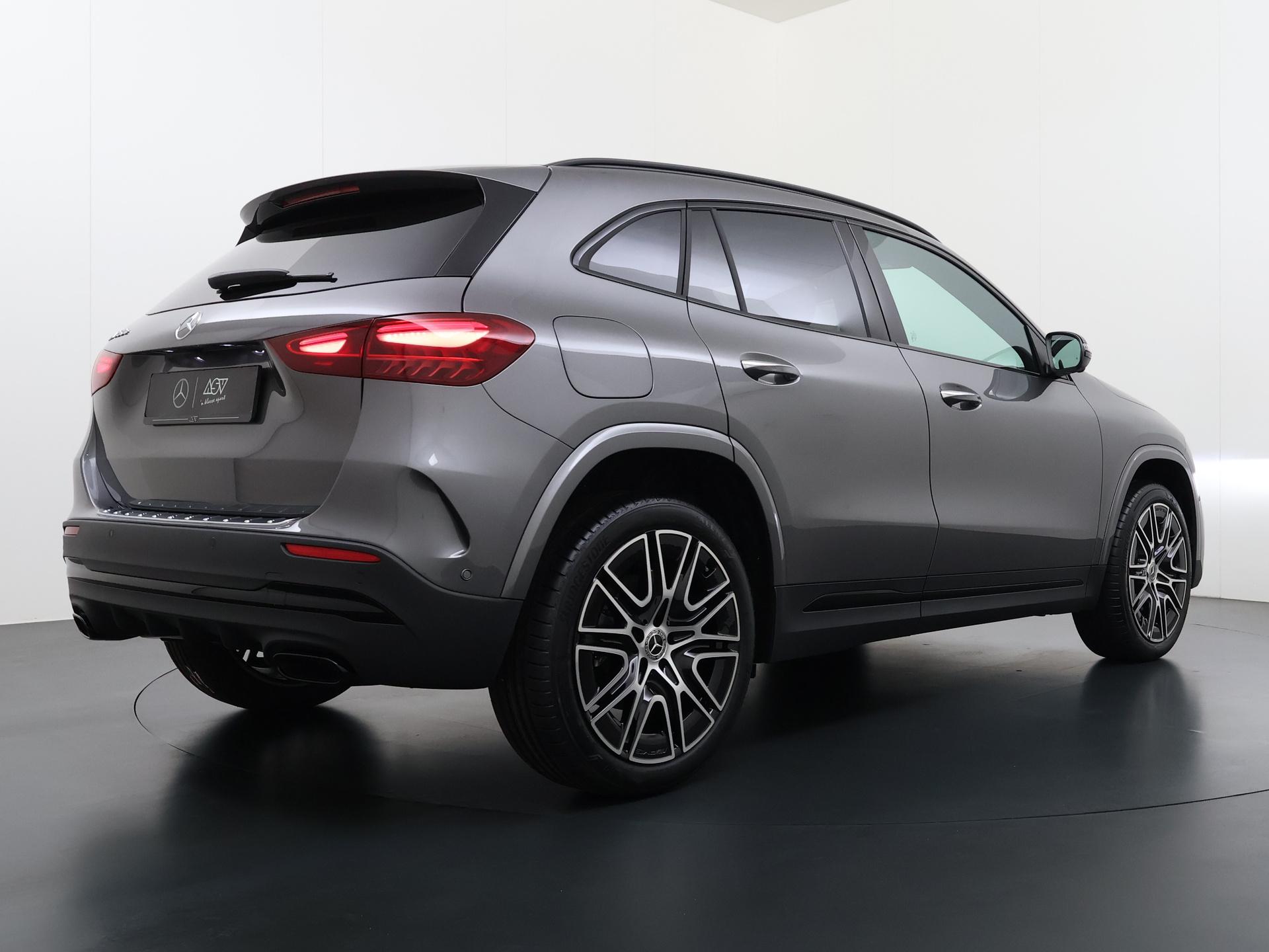Mercedes-Benz GLA 250 e Business Solution AMG 4