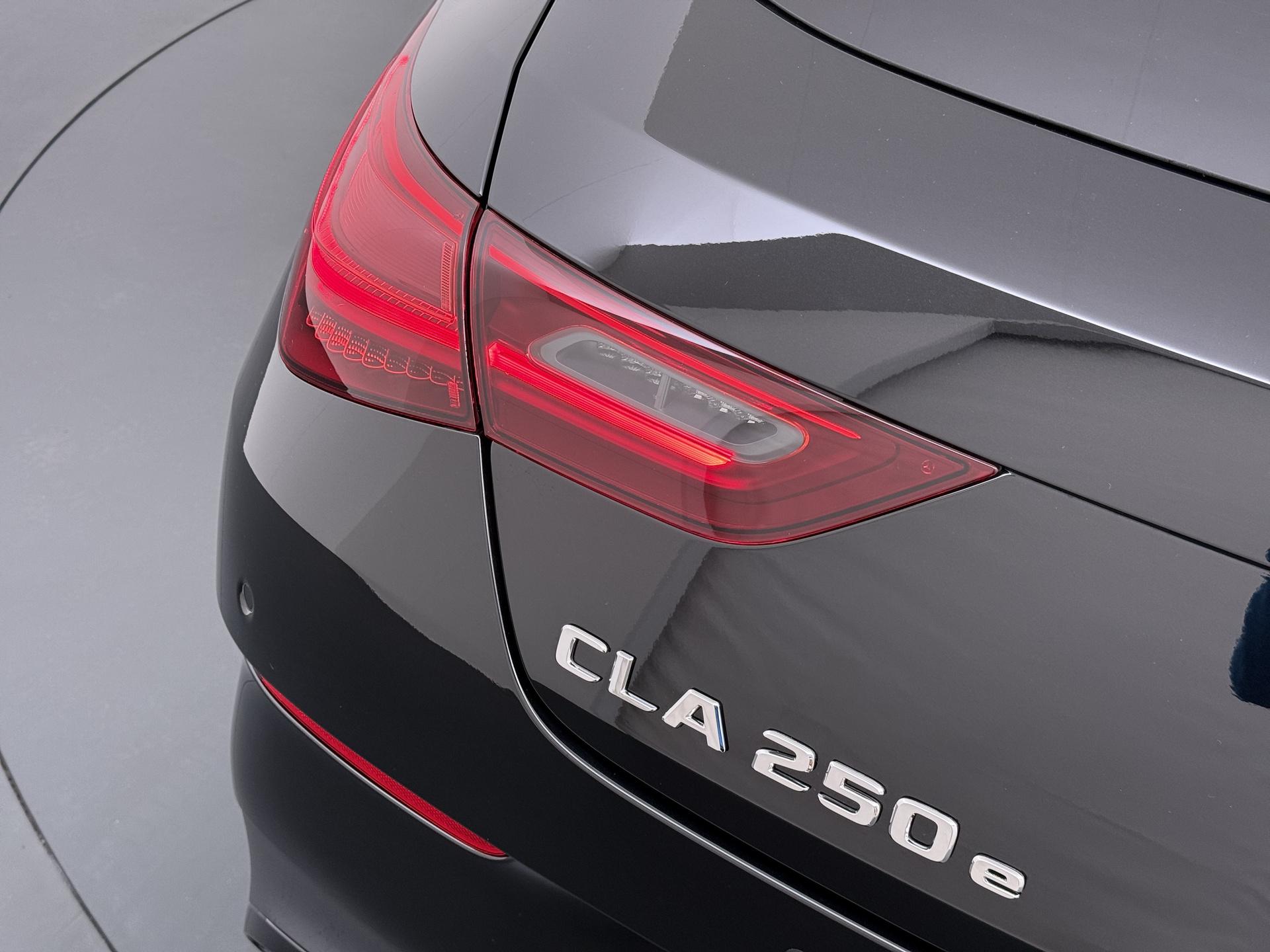 Mercedes-Benz CLA-Klasse Shooting Brake 250 e Business Solution AMG 11